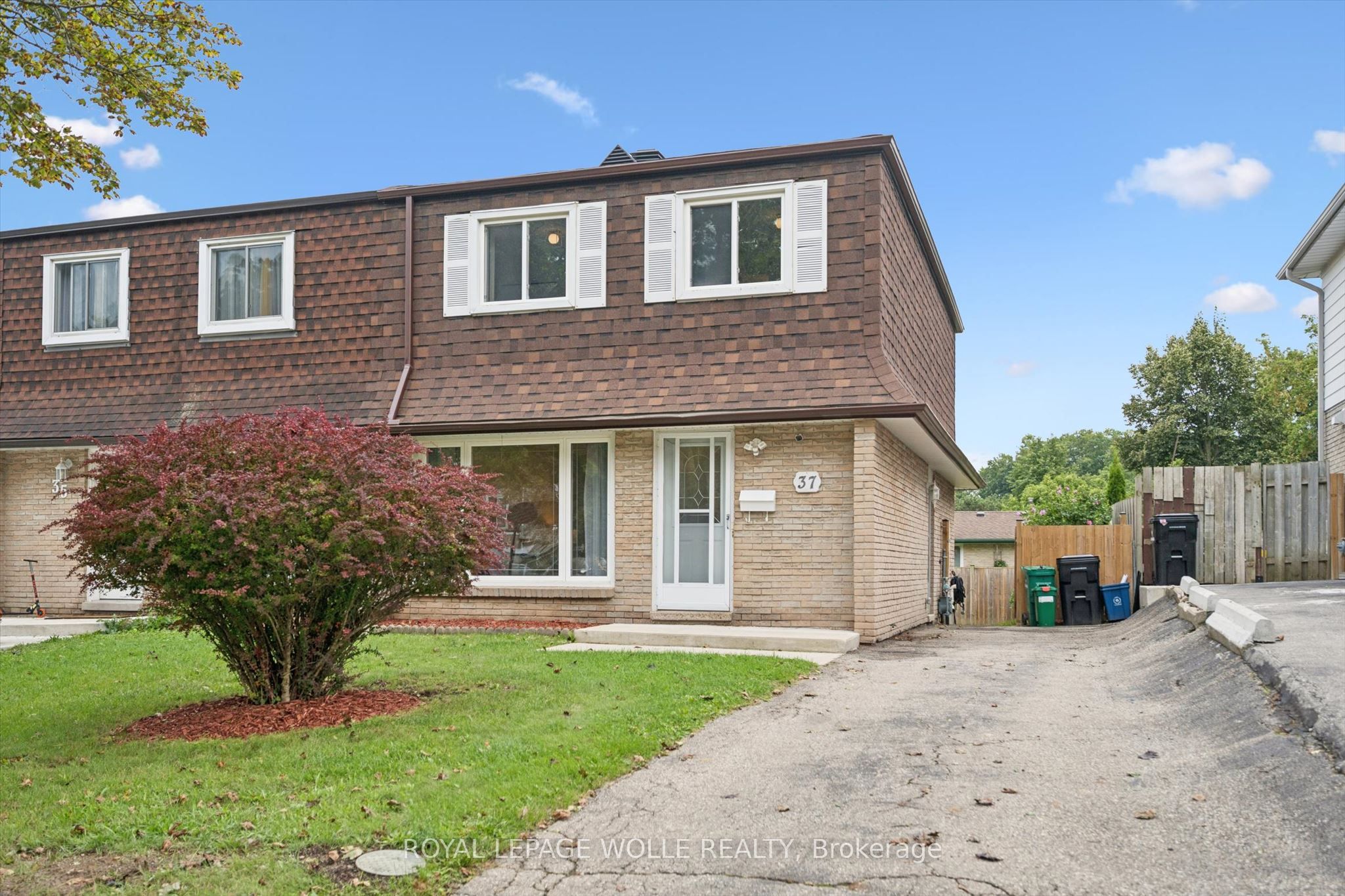 37 Shadeland Crescent Property Photo 1