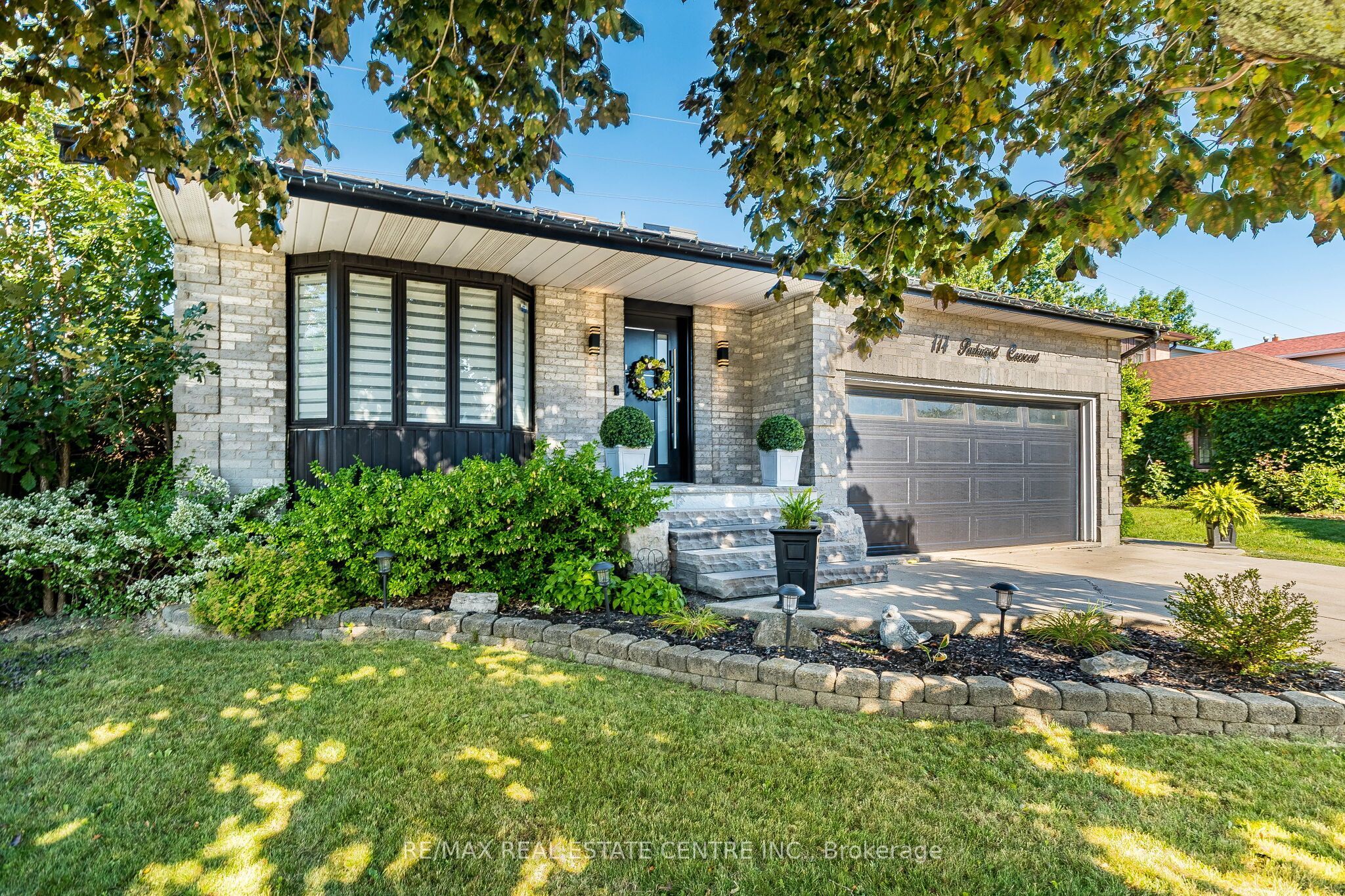 114 Parkwood Crescent Property Photo 3