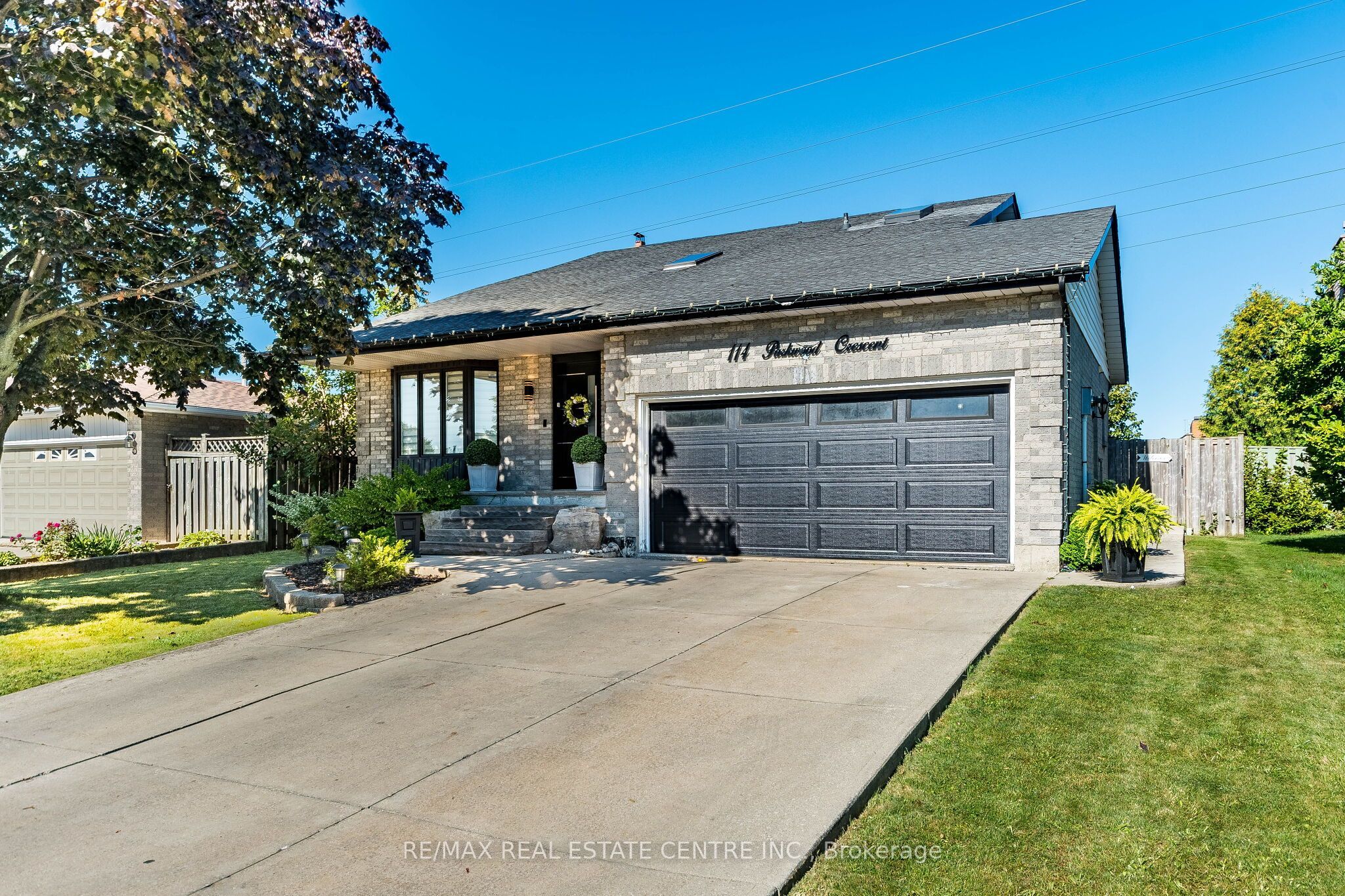 114 Parkwood Crescent Property Photo 4