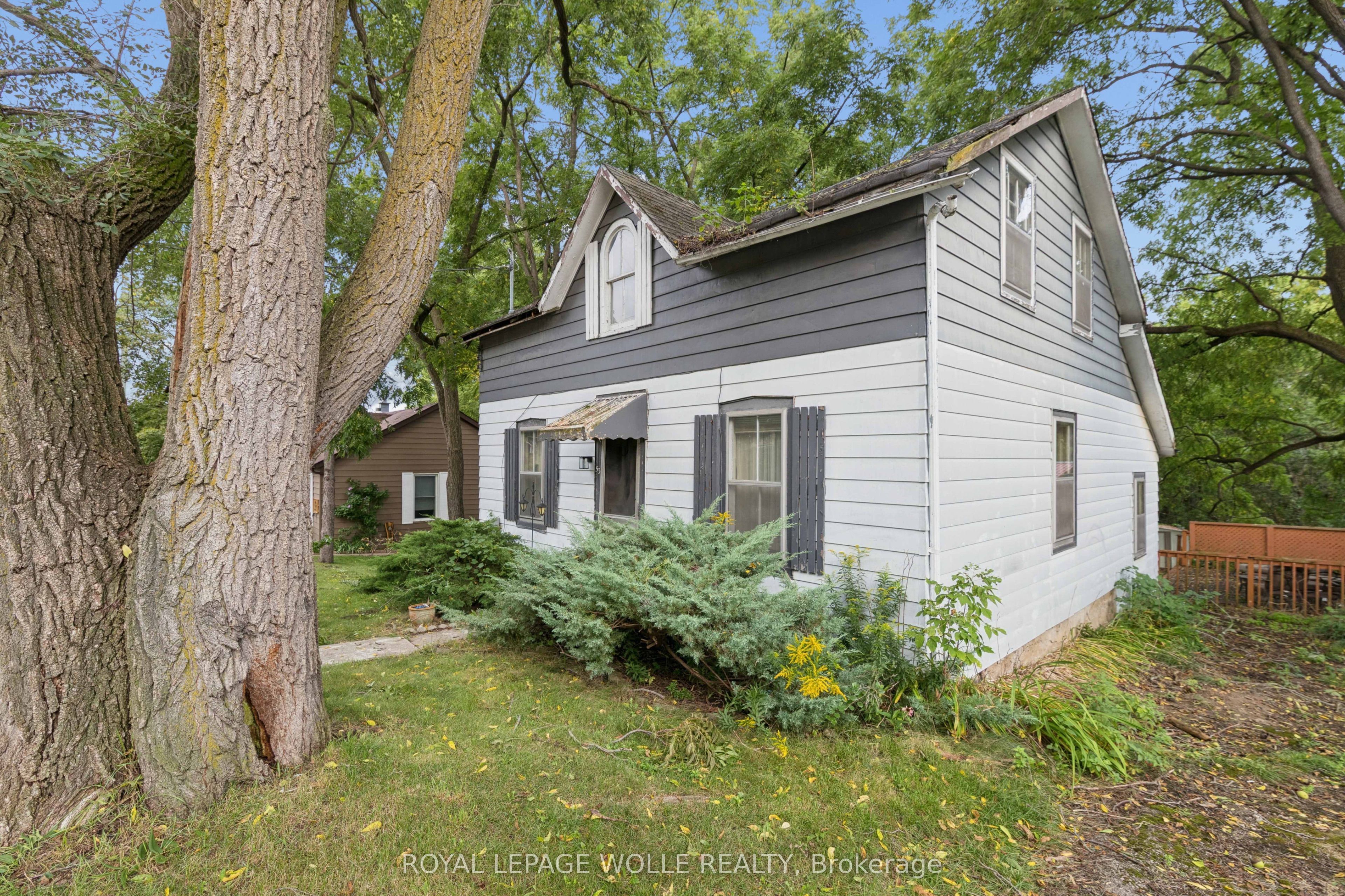 53 Capron Street Property Photo 1
