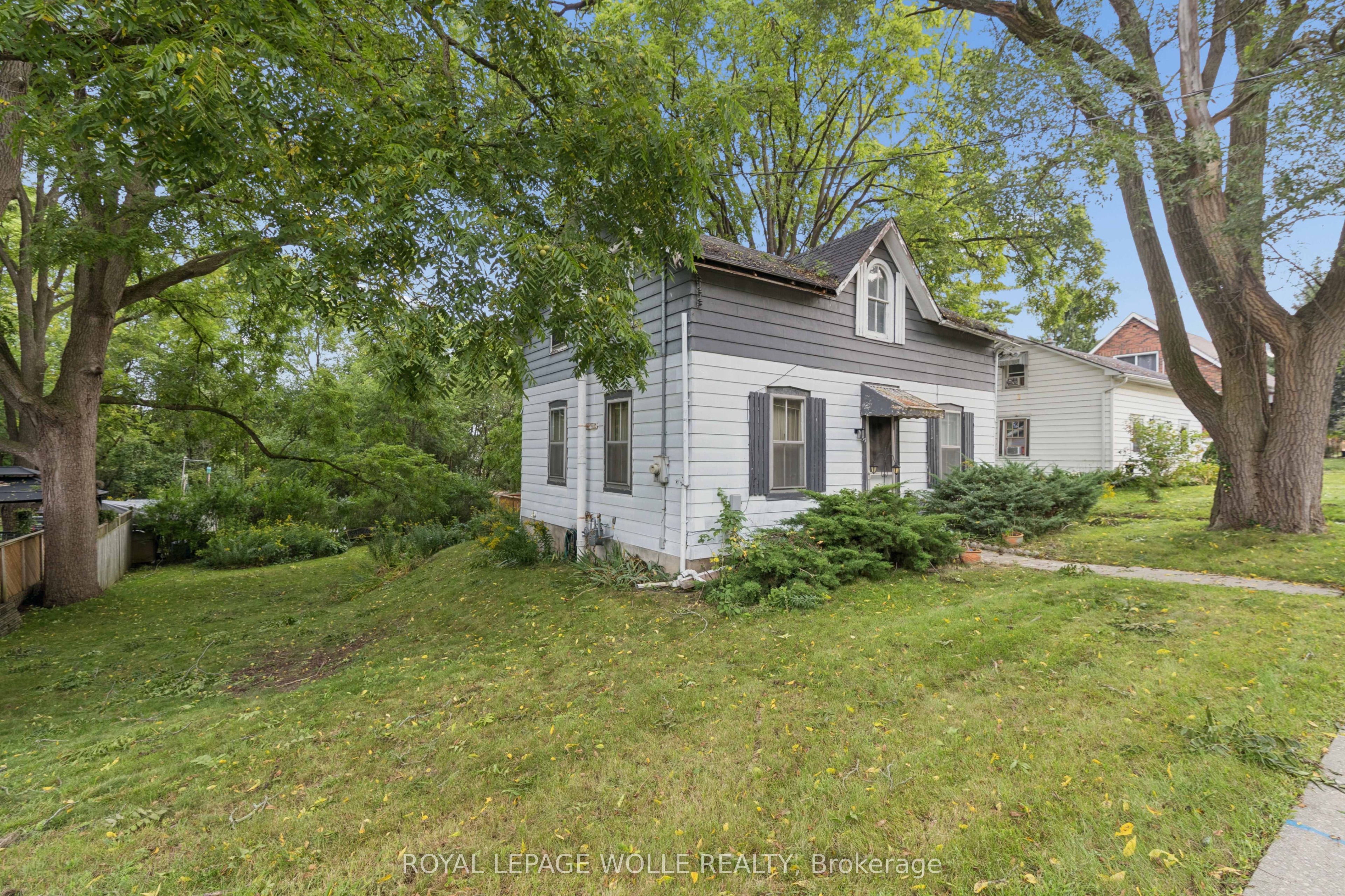 53 Capron Street Property Photo 2