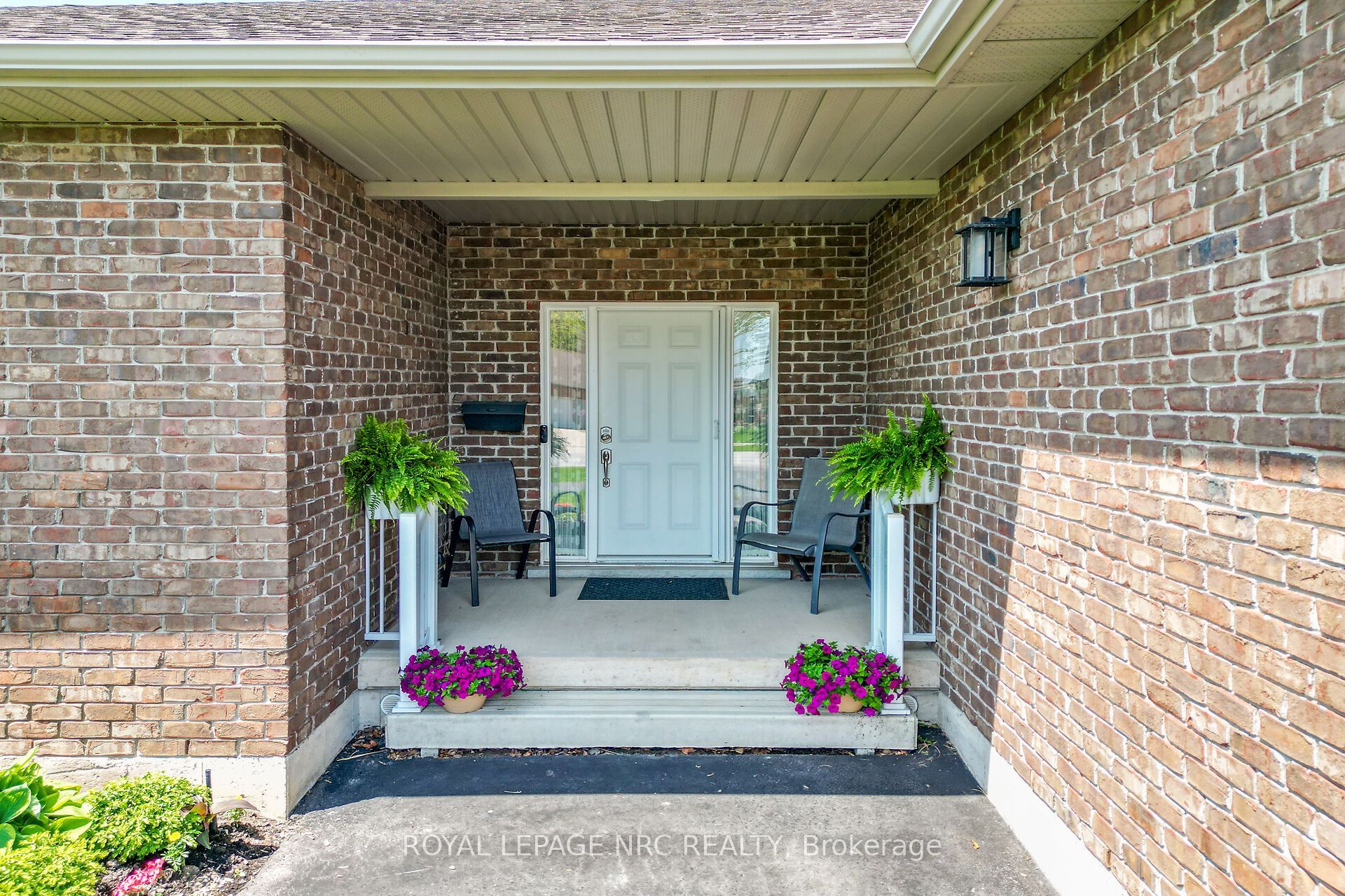 353 Station Street Property Photo 5
