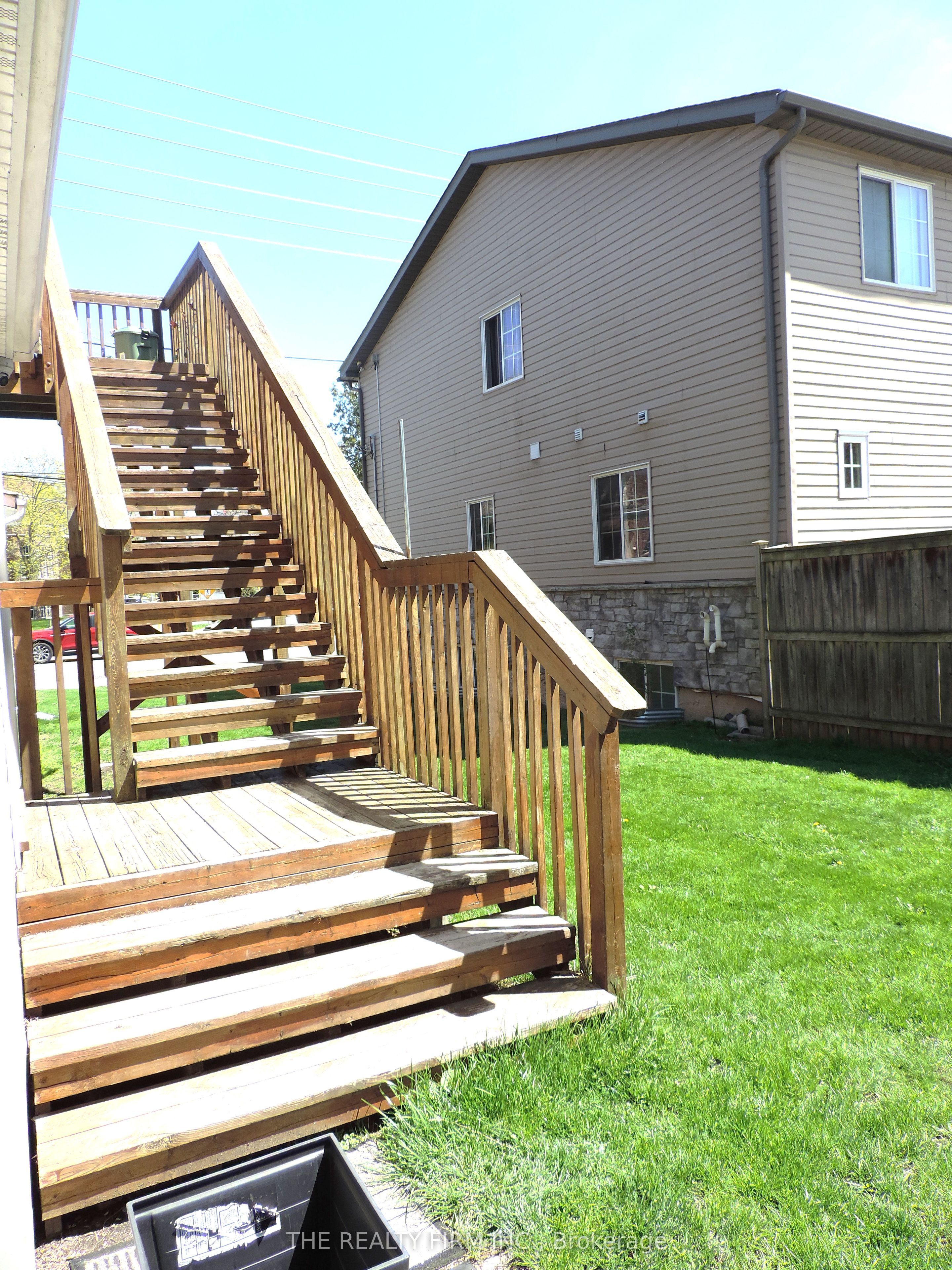 216 Wharncliffe Road N Property Photo 5