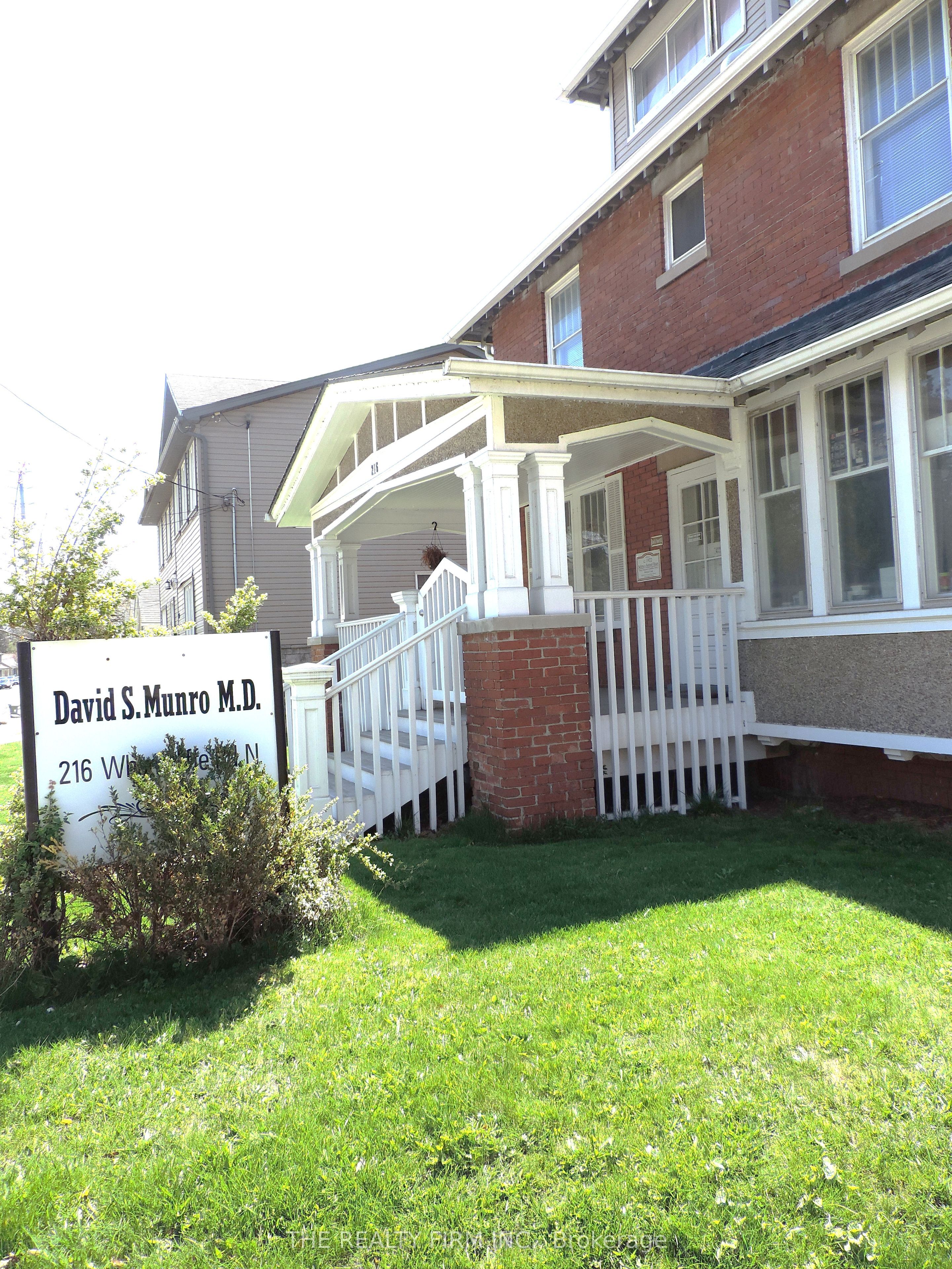216 Wharncliffe Road N Property Photo 6