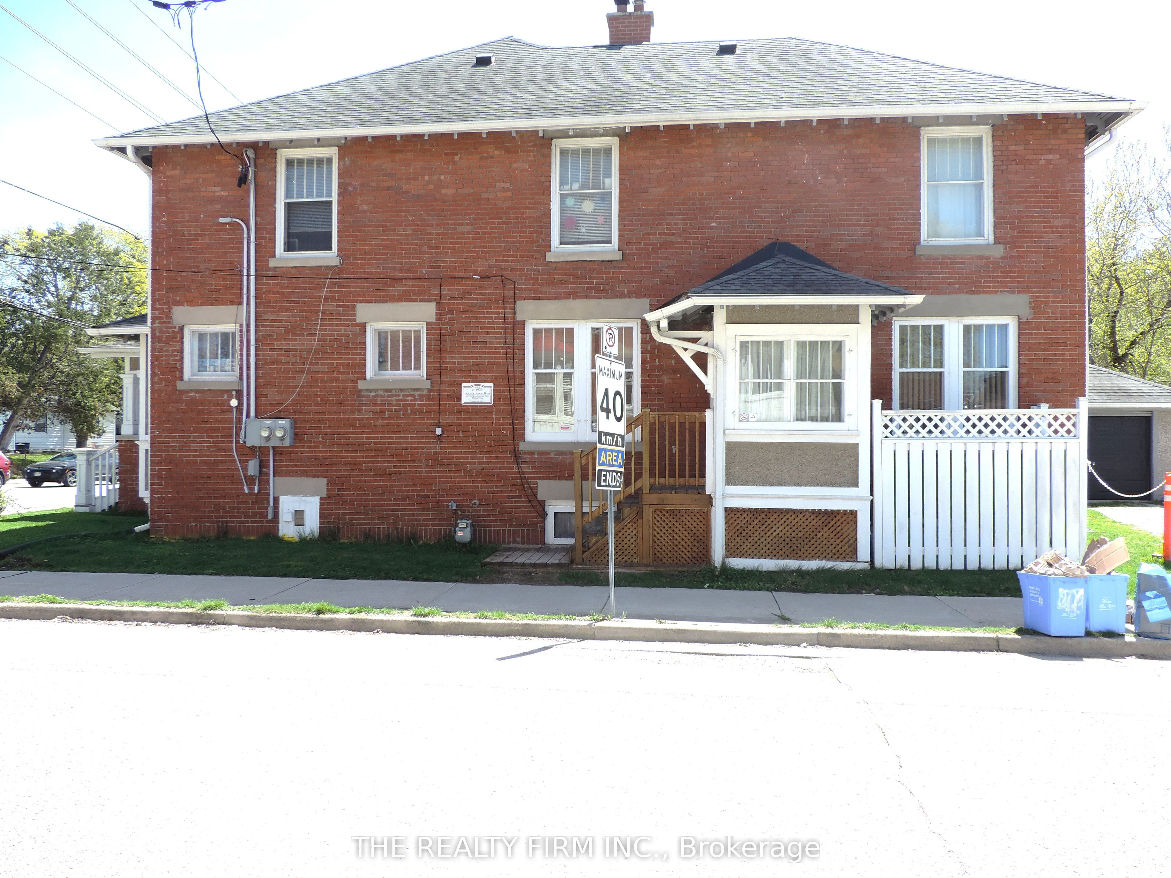 216 Wharncliffe Road N Property Photo 9
