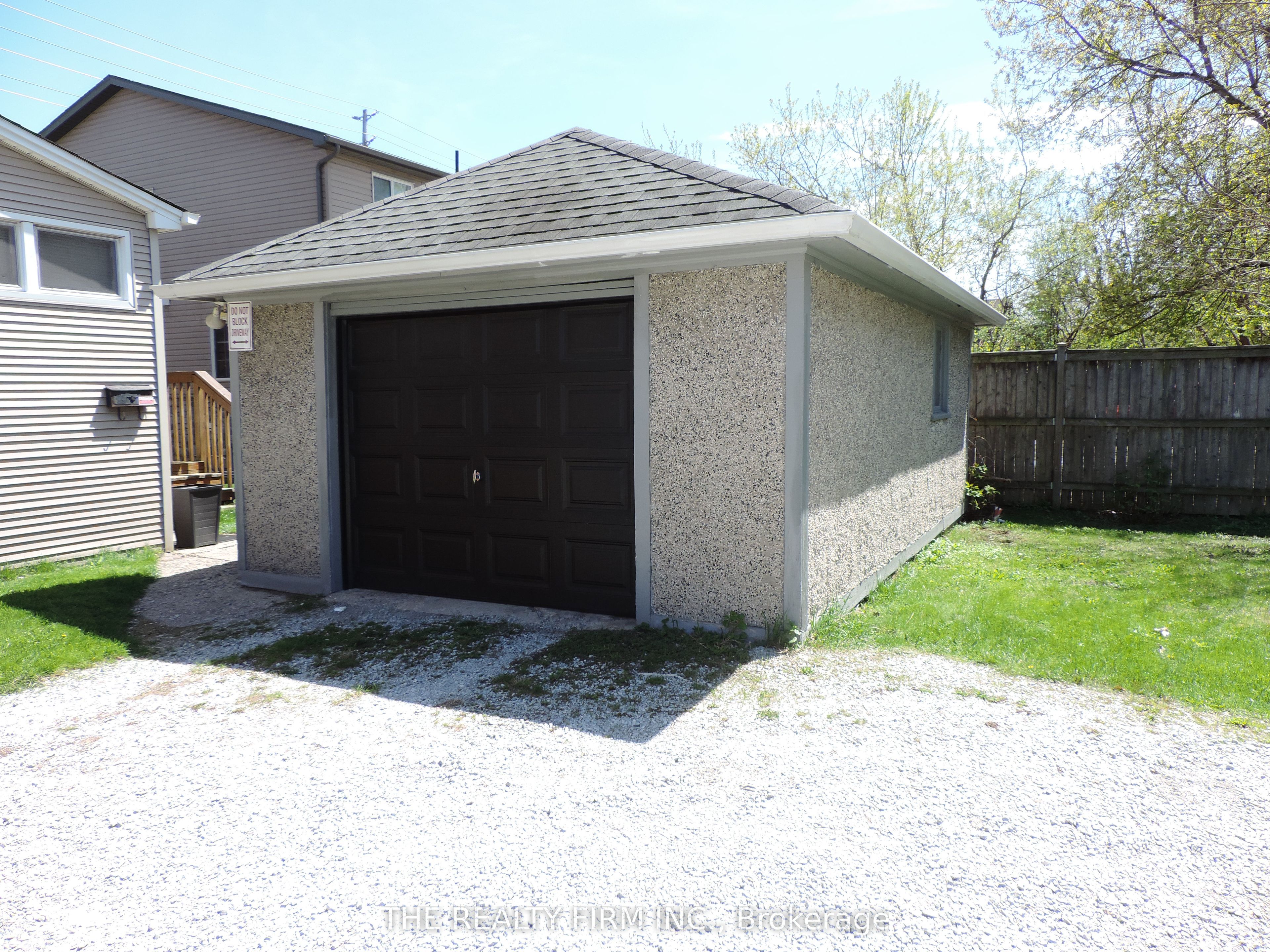 216 Wharncliffe Road N Property Photo 13