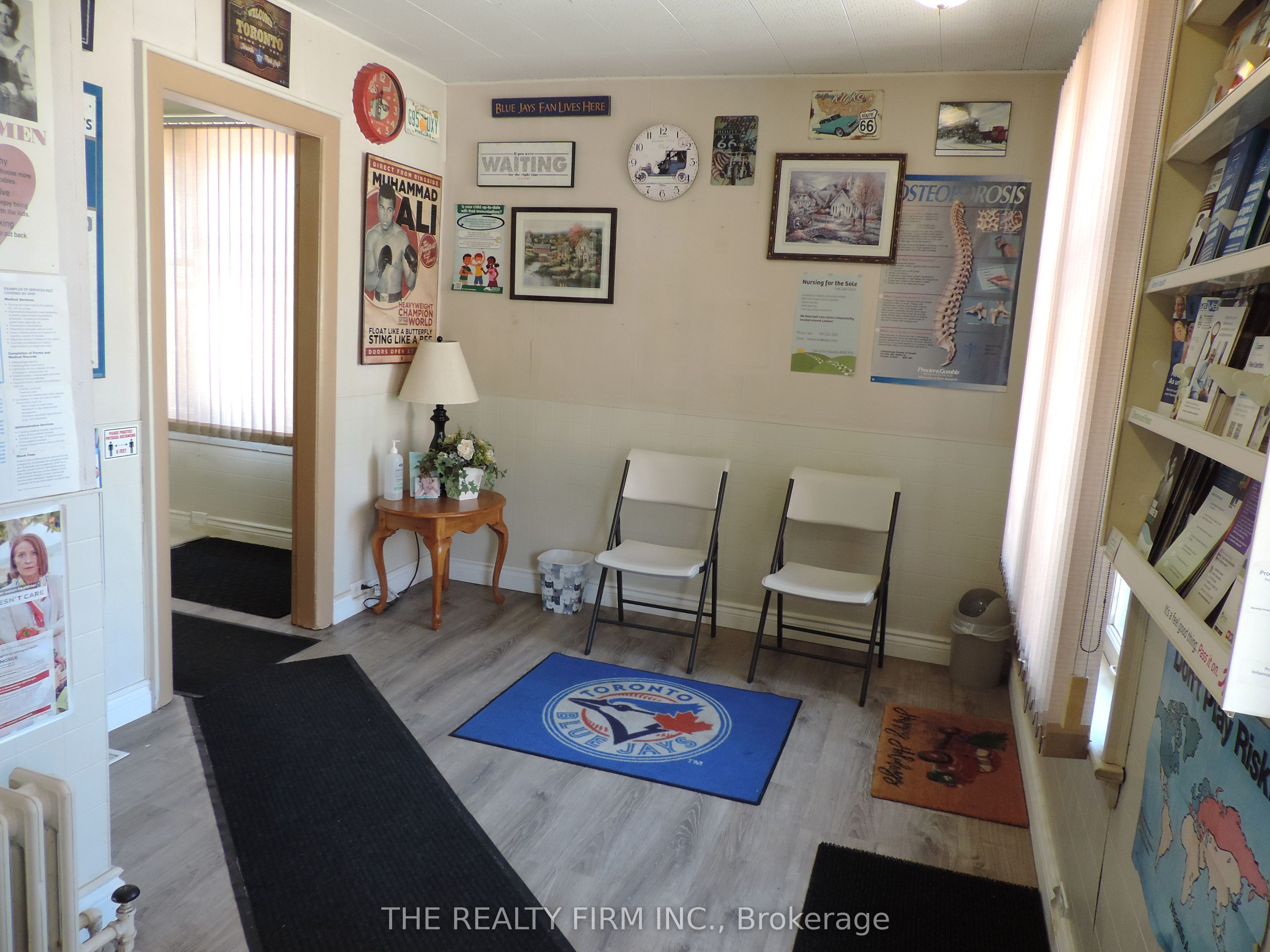 216 Wharncliffe Road N Property Photo 16