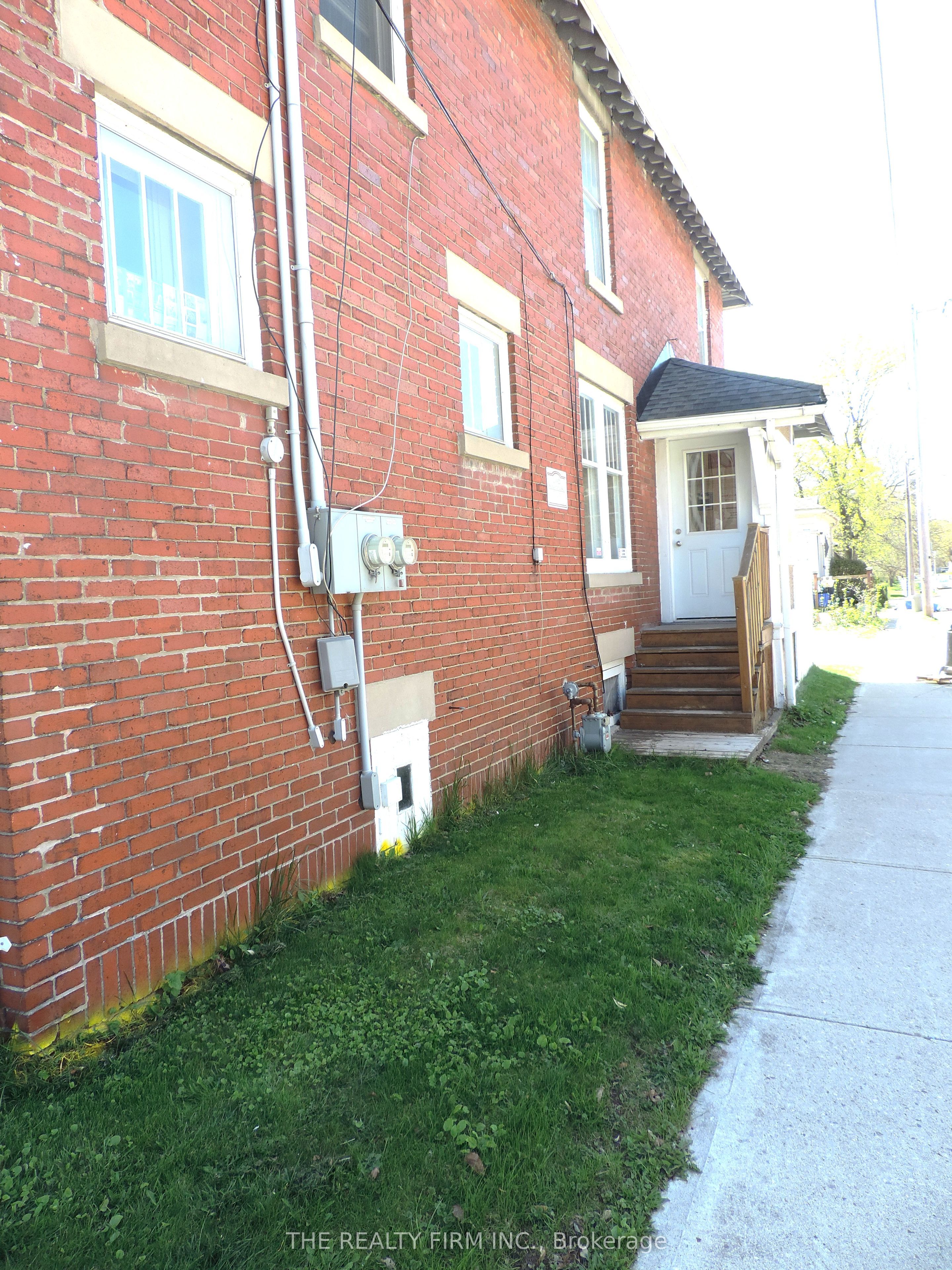 216 Wharncliffe Road N Property Photo 33