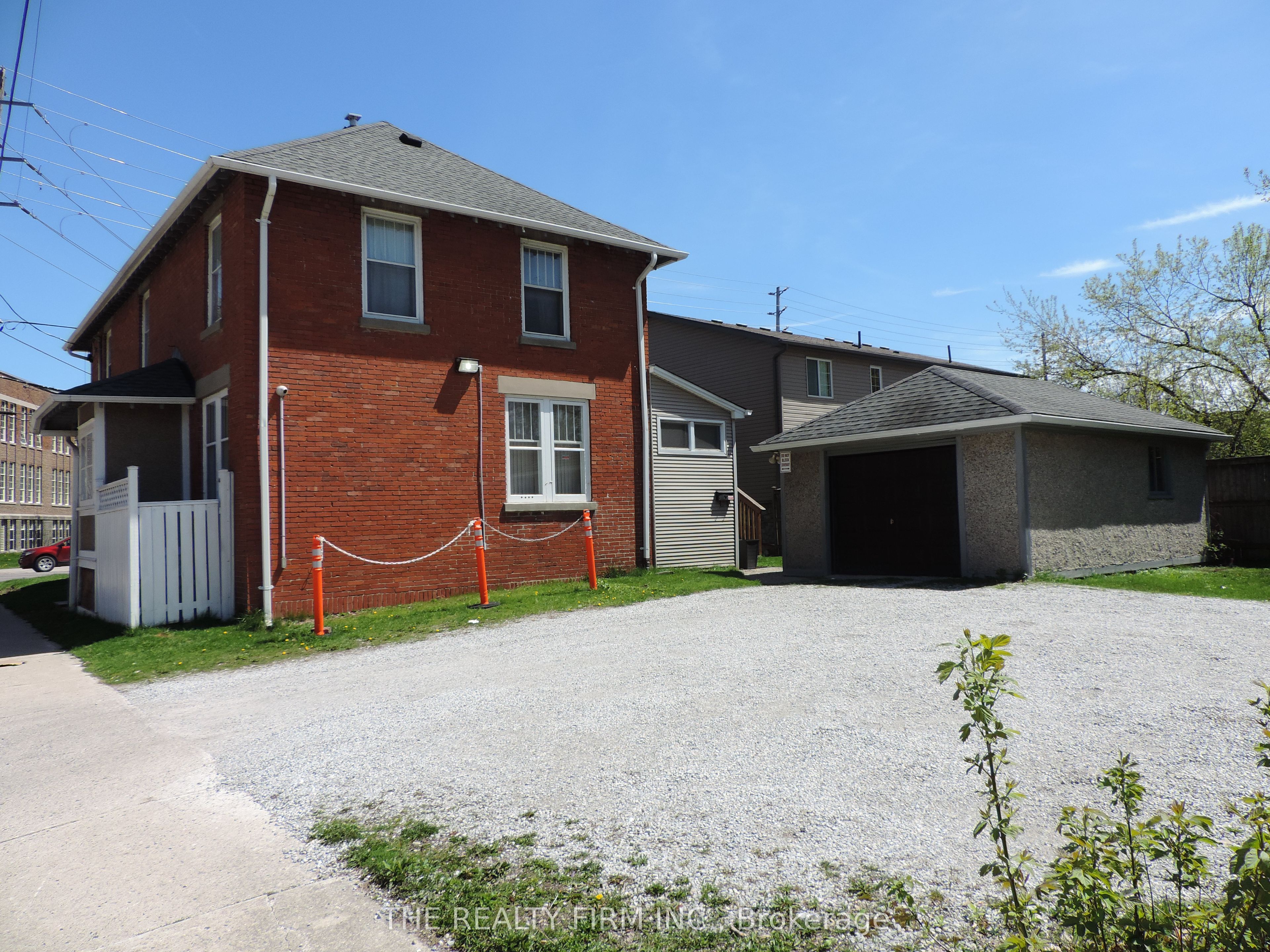 216 Wharncliffe Road N Property Photo 34