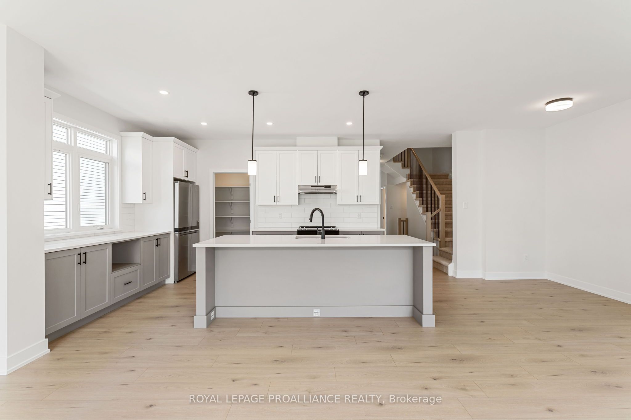 1169 Moore Street Property Photo 7