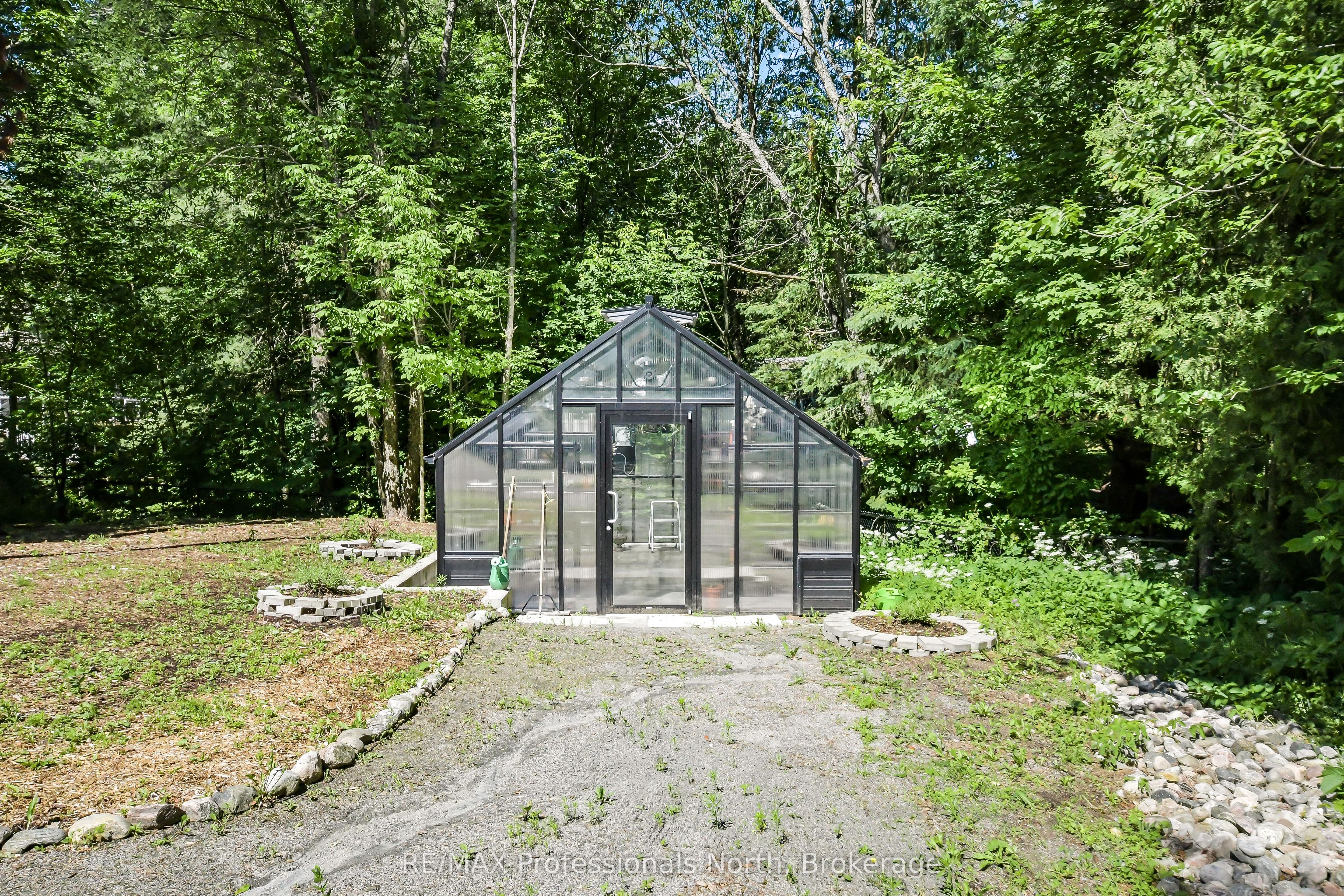9 Melane Court Property Photo 43