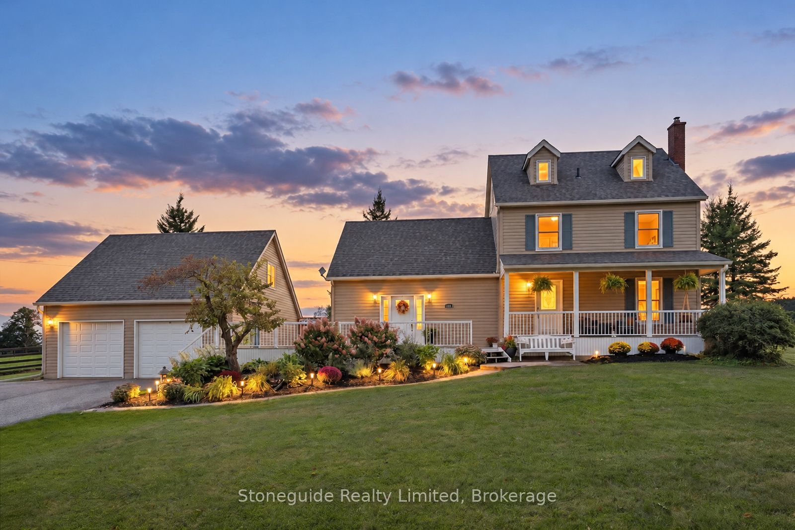 1611 Parkhill Road W Property Photo 2