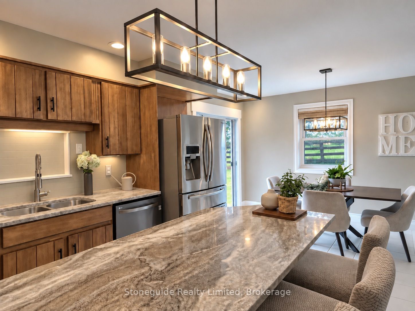 1611 Parkhill Road W Property Photo 8