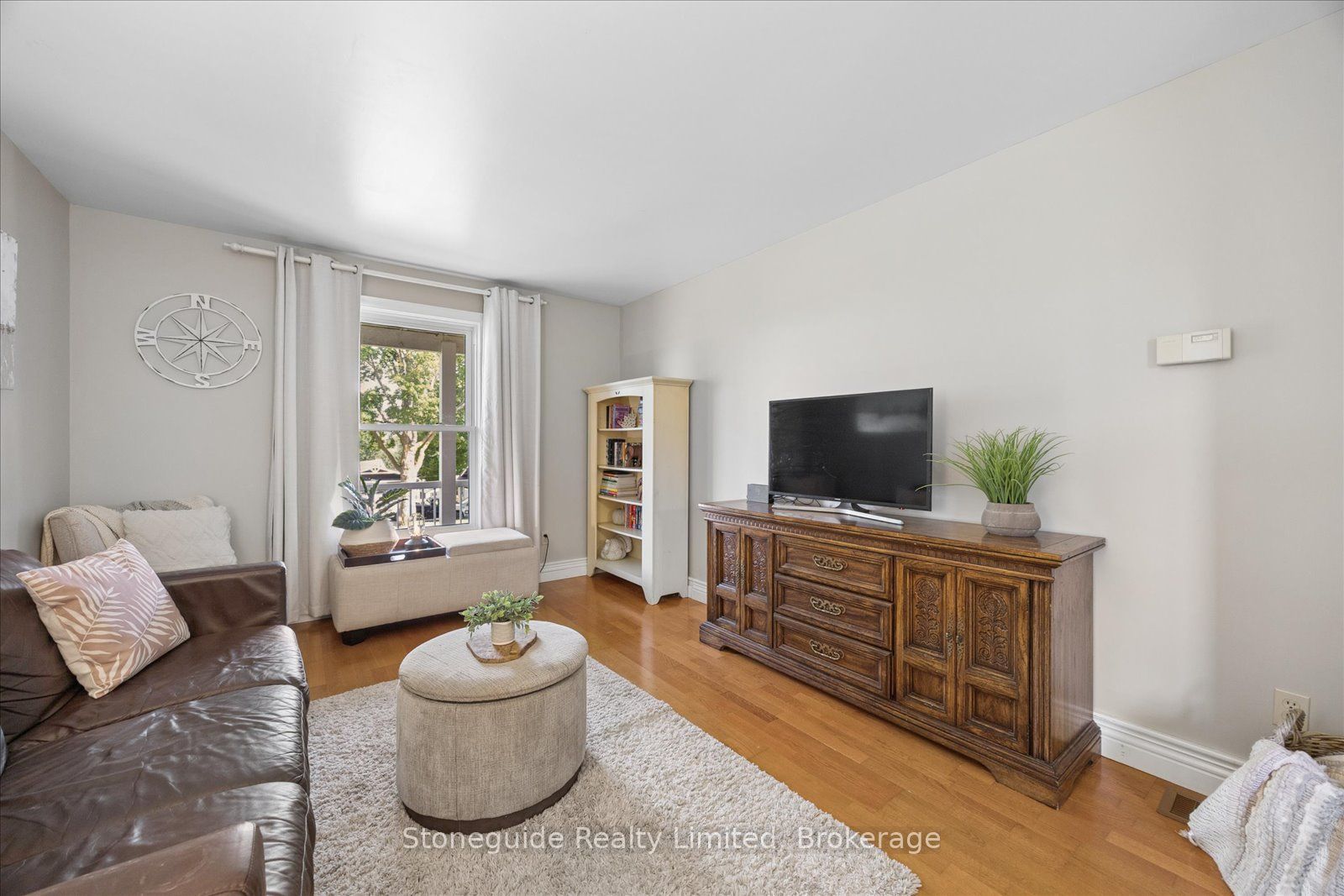 1611 Parkhill Road W Property Photo 14