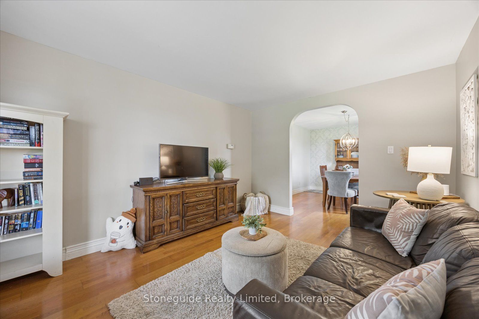 1611 Parkhill Road W Property Photo 15