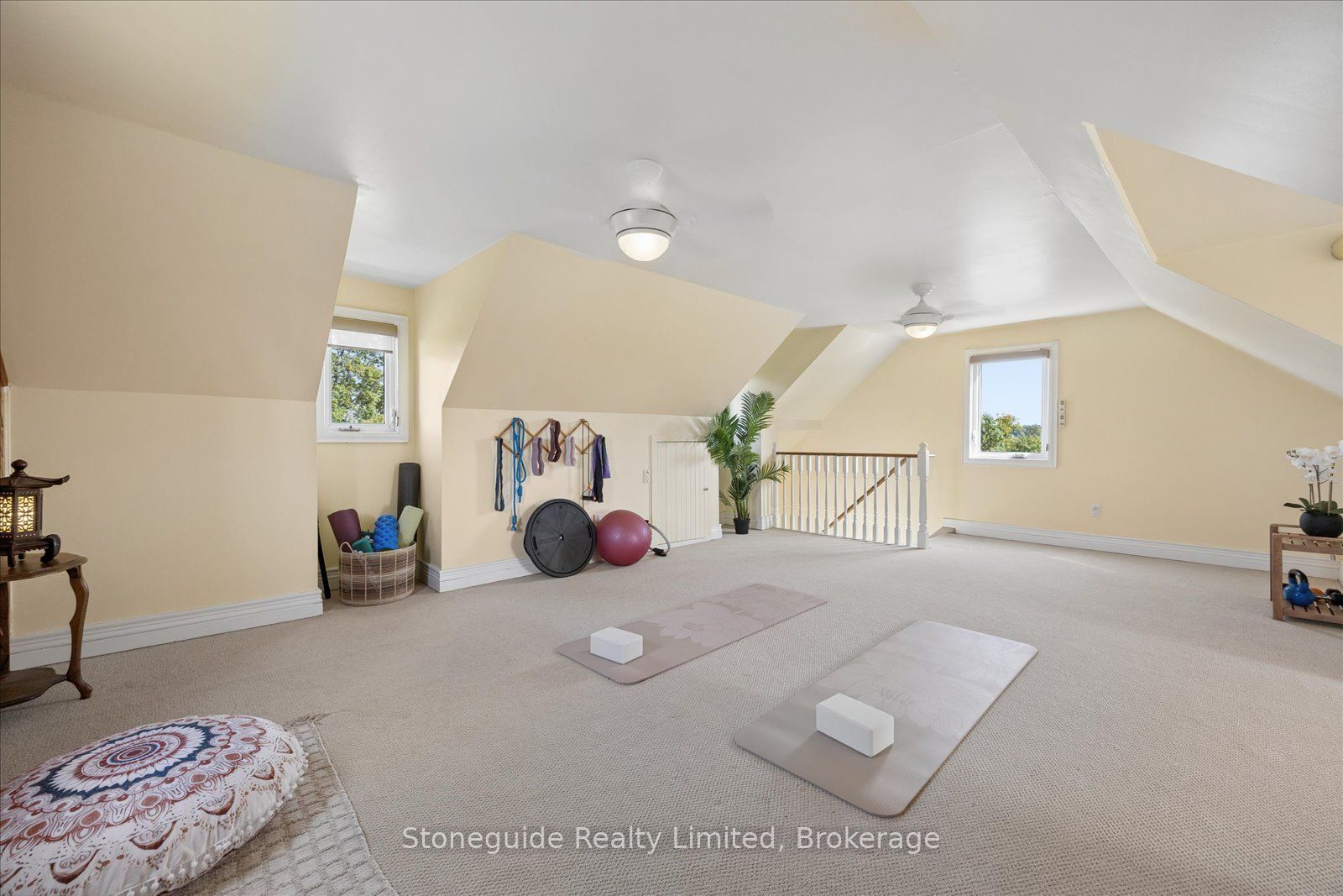 1611 Parkhill Road W Property Photo 19
