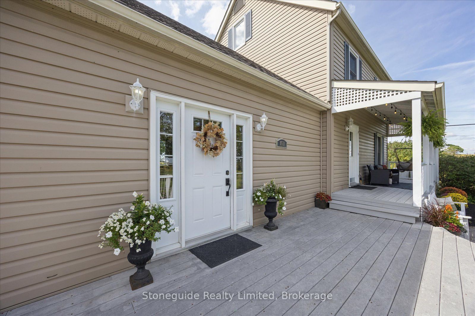 1611 Parkhill Road W Property Photo 26