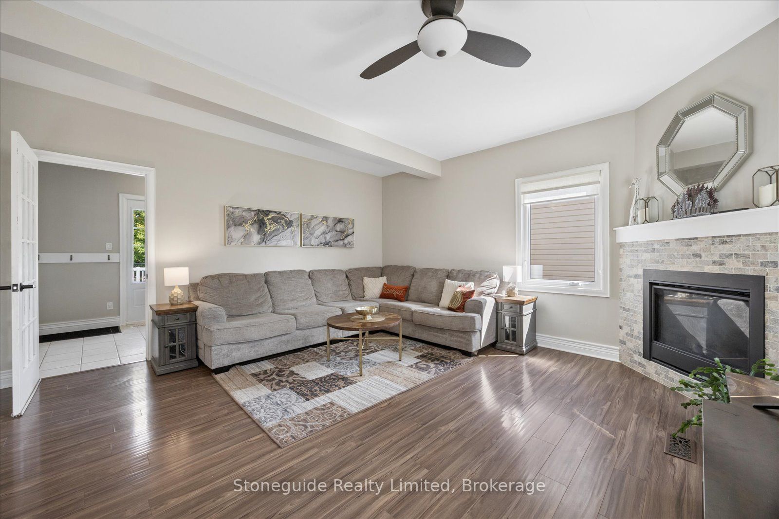 1611 Parkhill Road W Property Photo 28