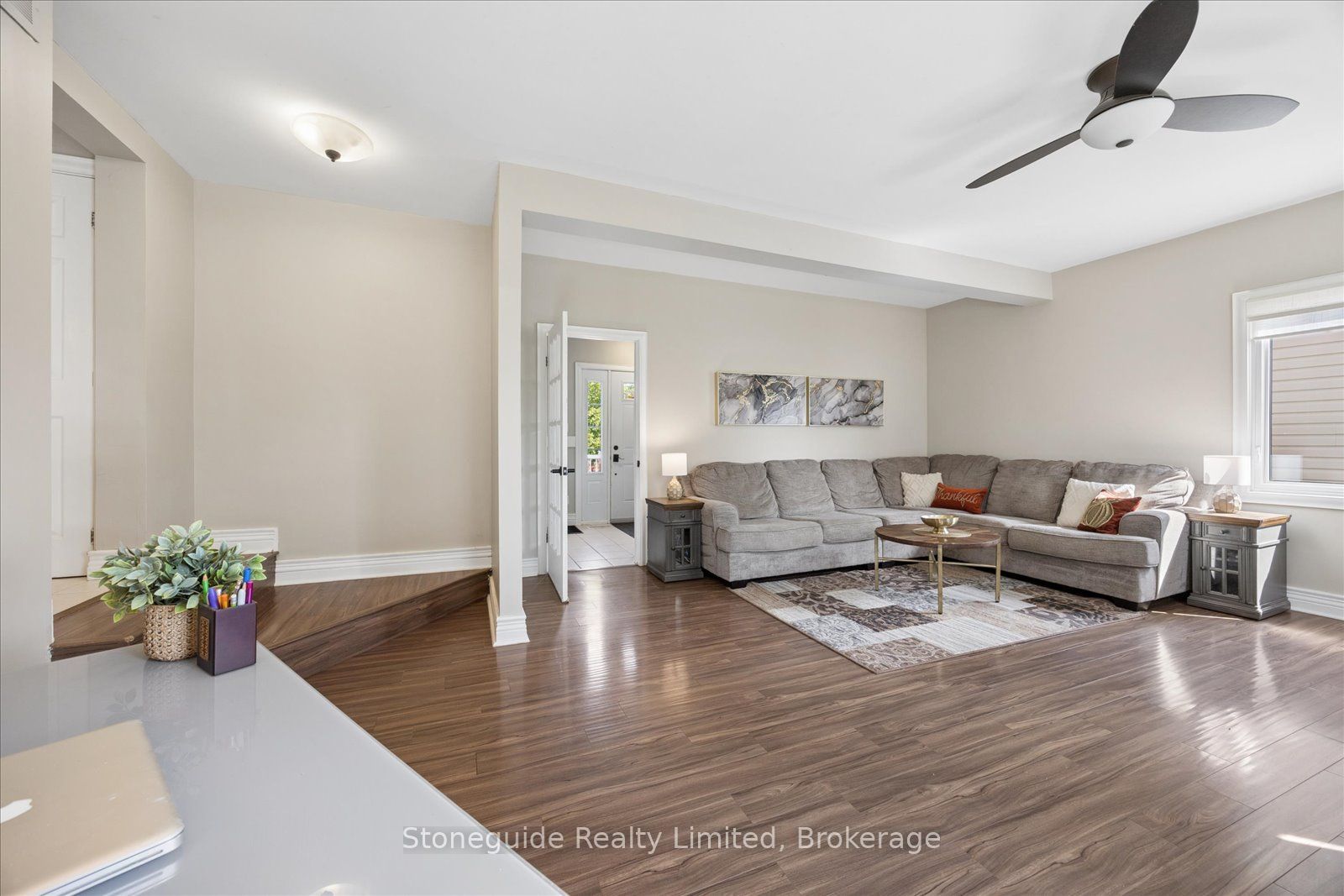 1611 Parkhill Road W Property Photo 30