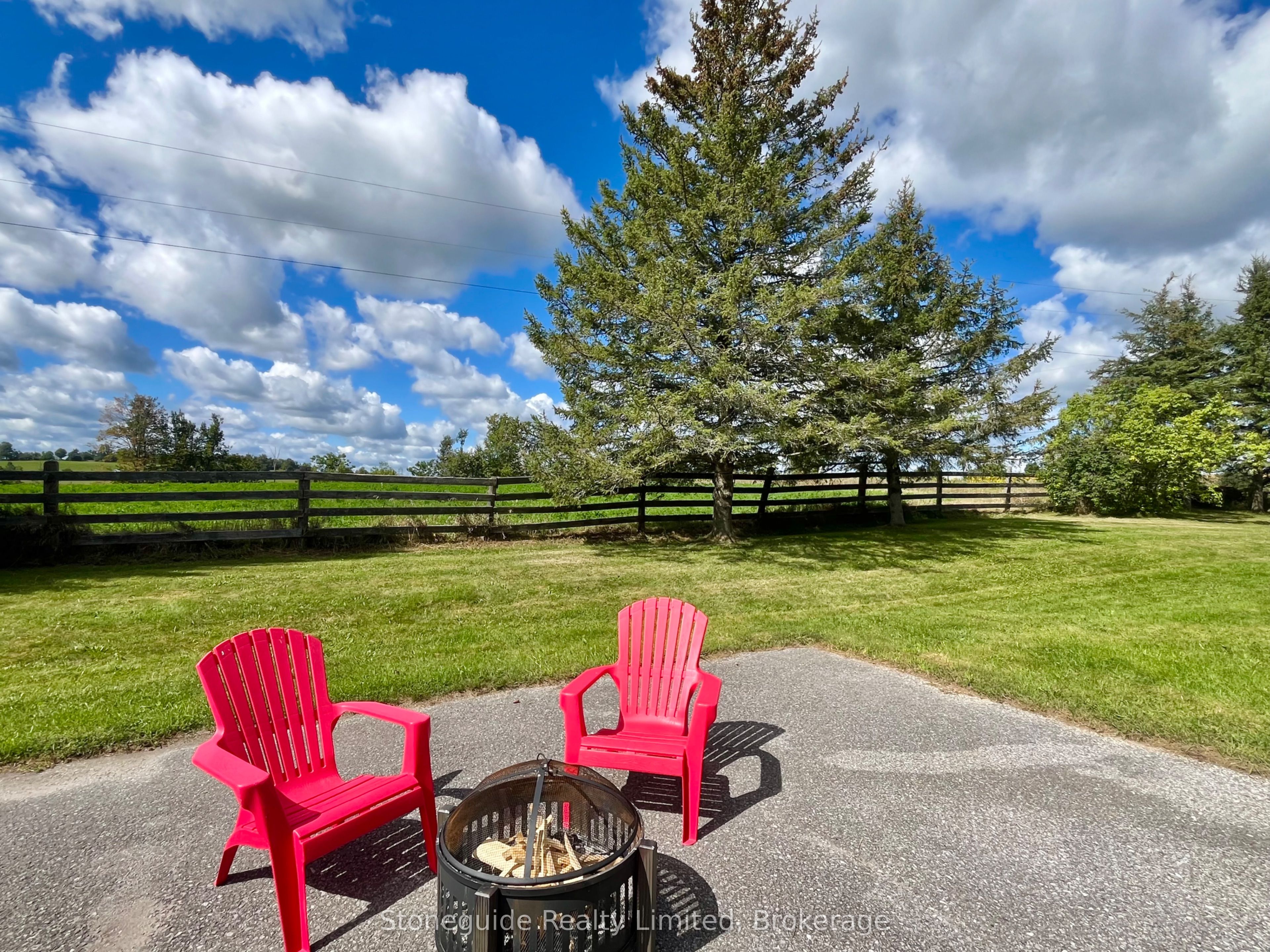 1611 Parkhill Road W Property Photo 38