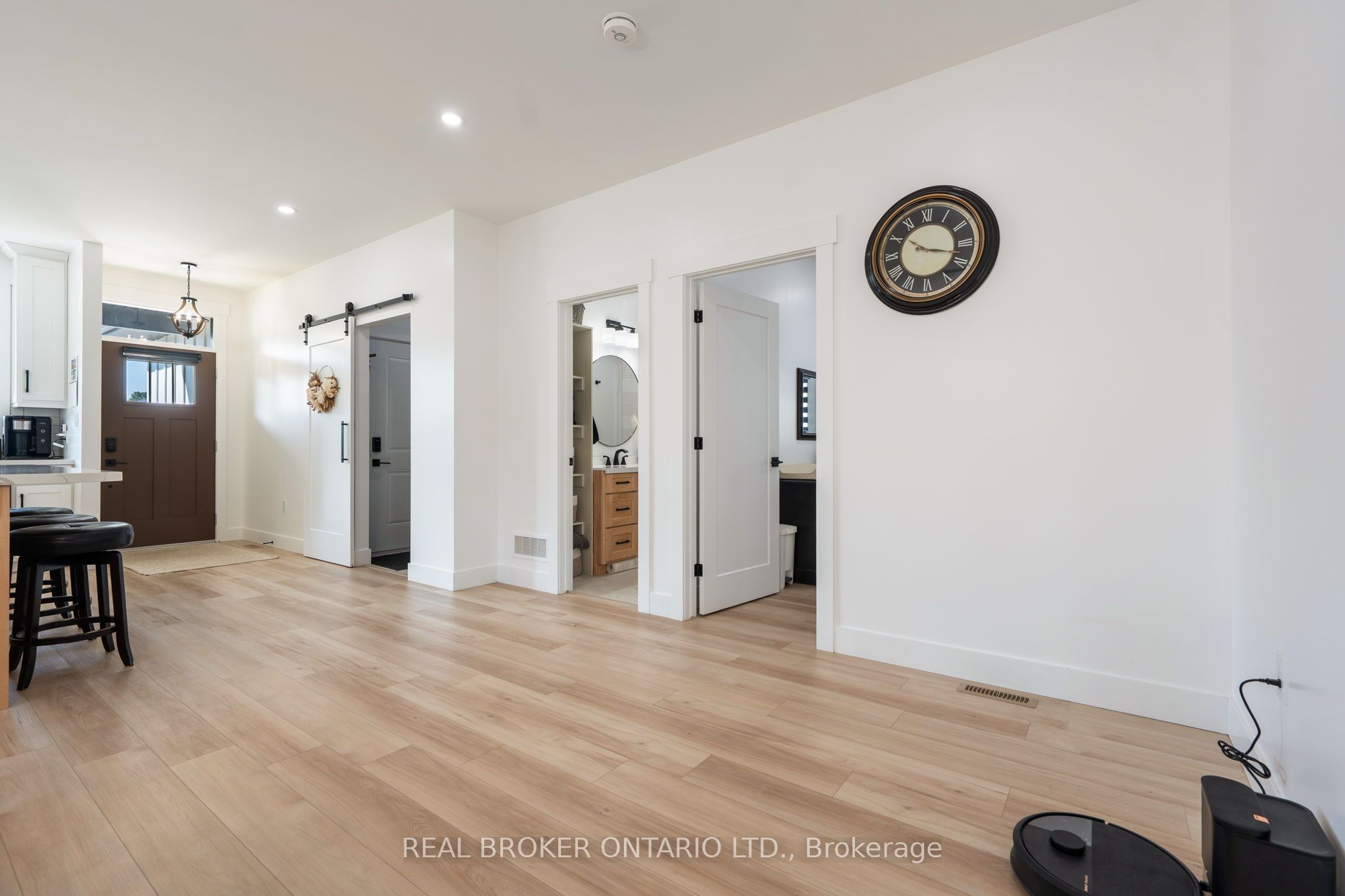 9 Macneil Court Property Photo 13