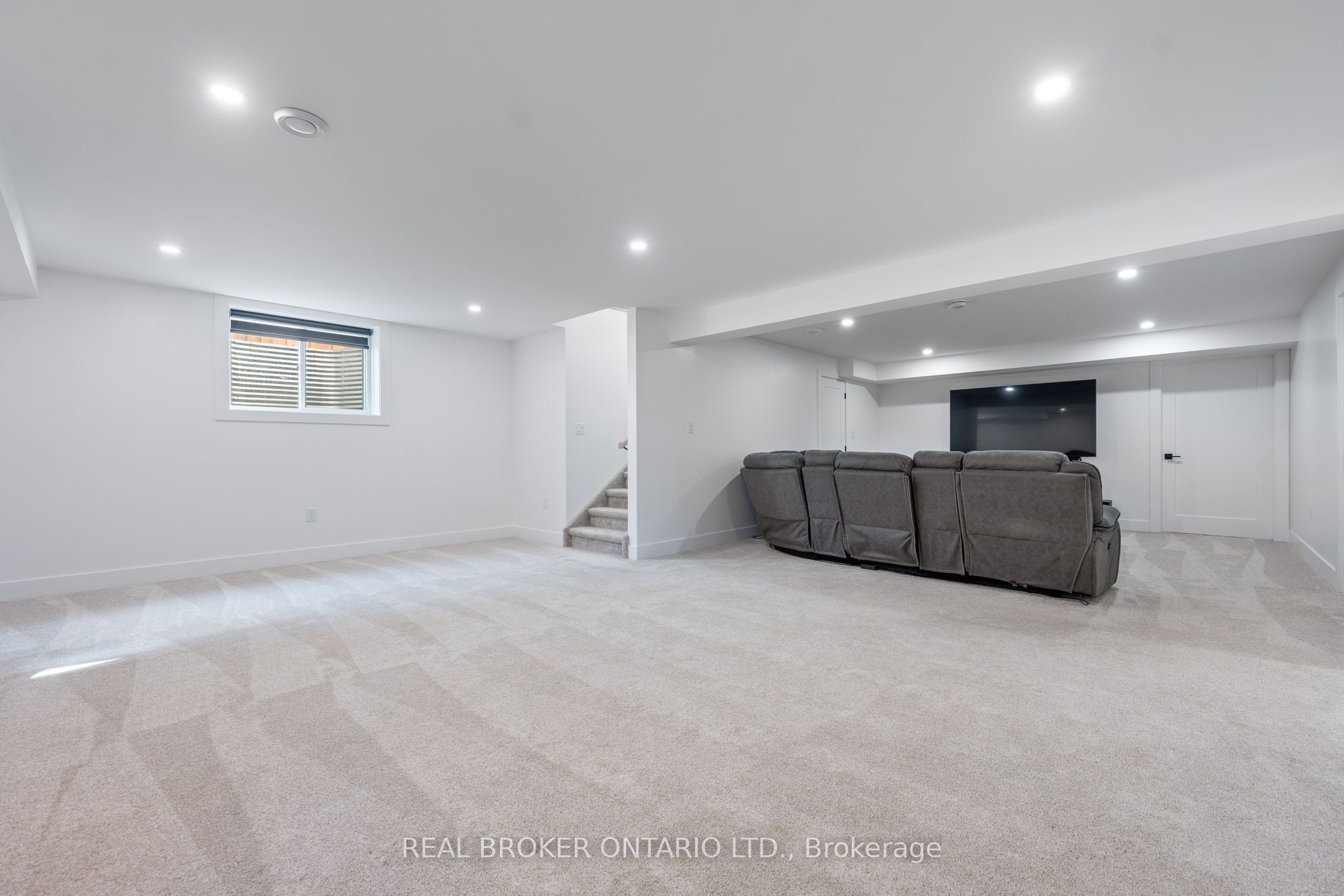 9 Macneil Court Property Photo 23