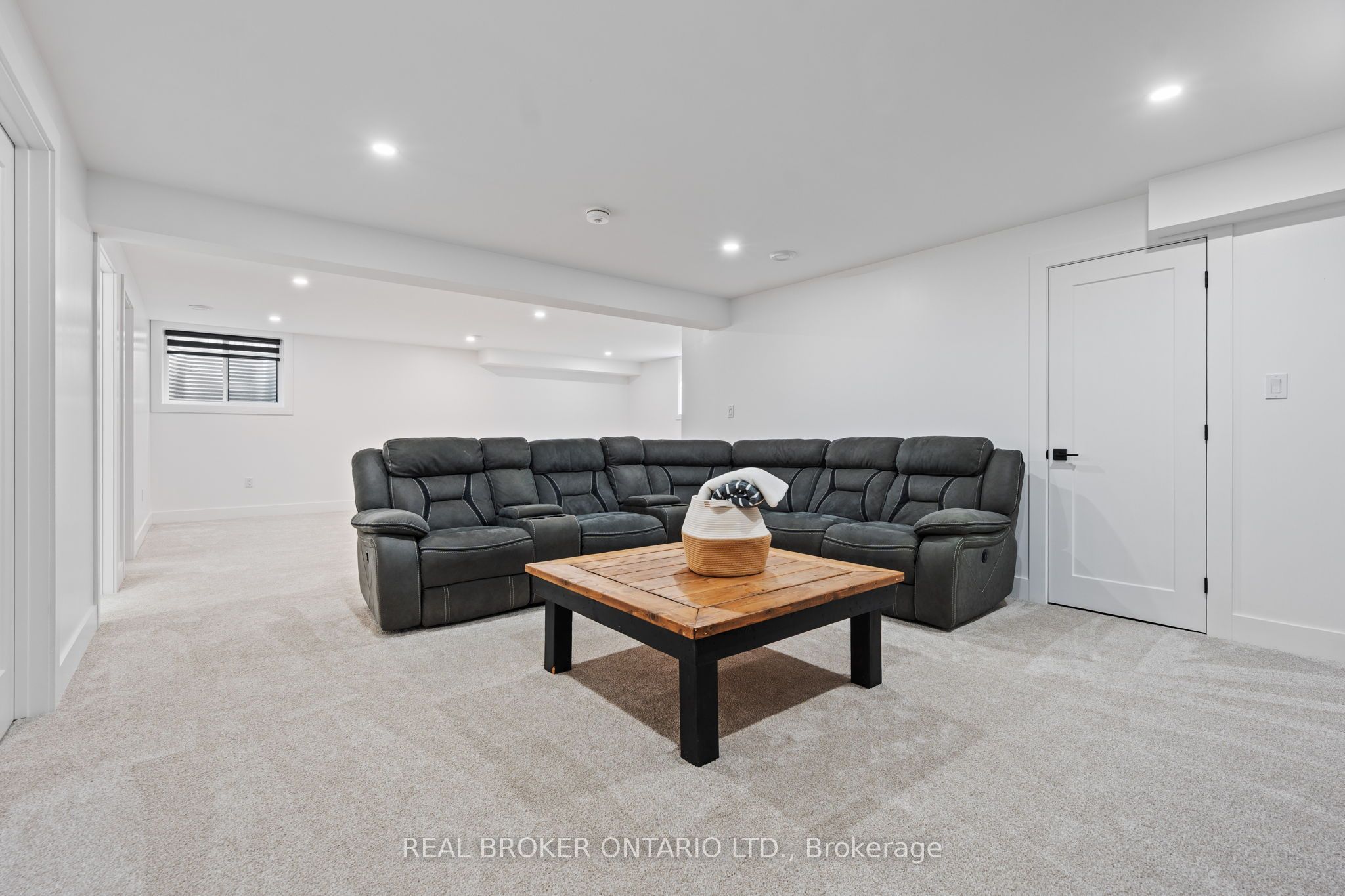 9 Macneil Court Property Photo 24