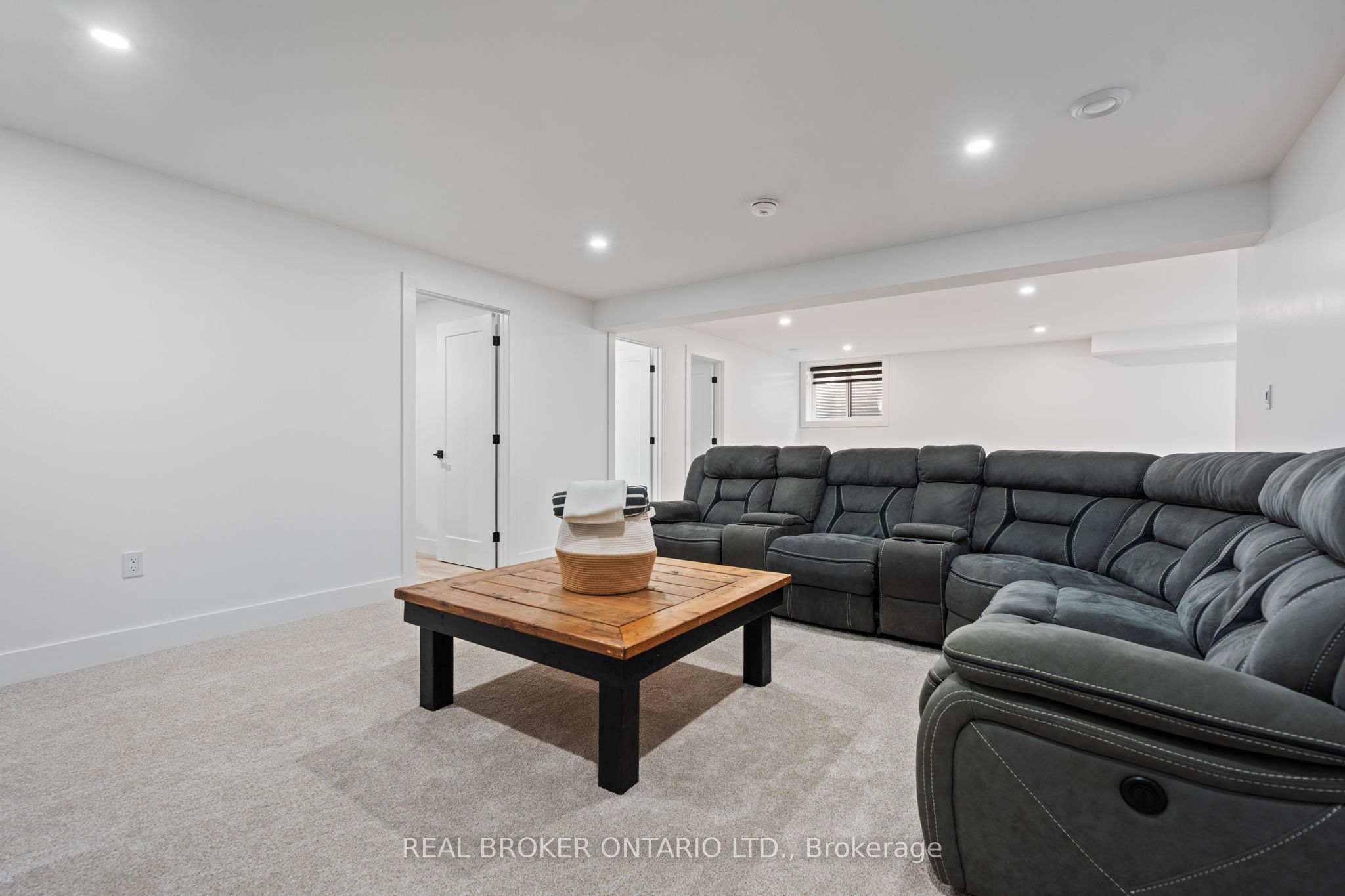 9 Macneil Court Property Photo 25