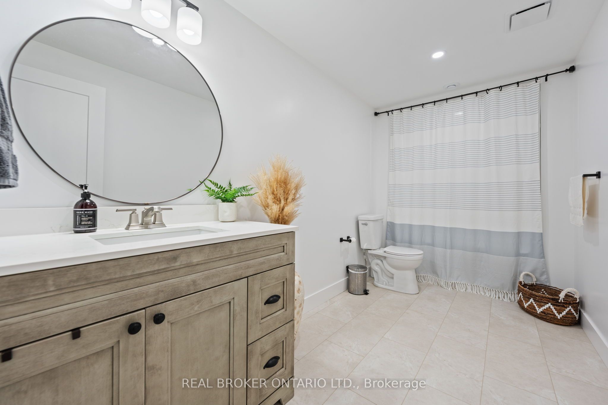9 Macneil Court Property Photo 29