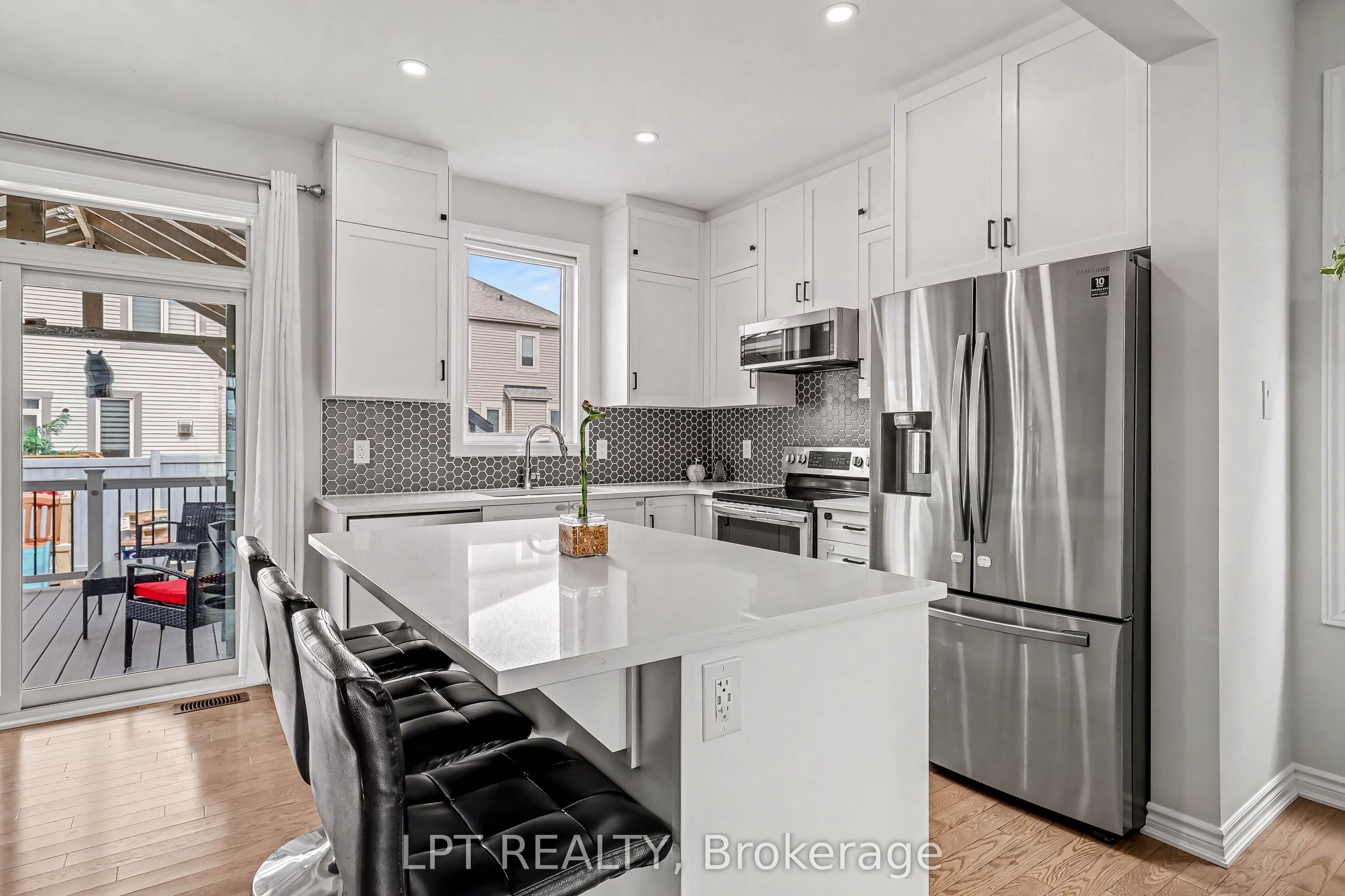 730 Perseus Avenue Property Photo 9