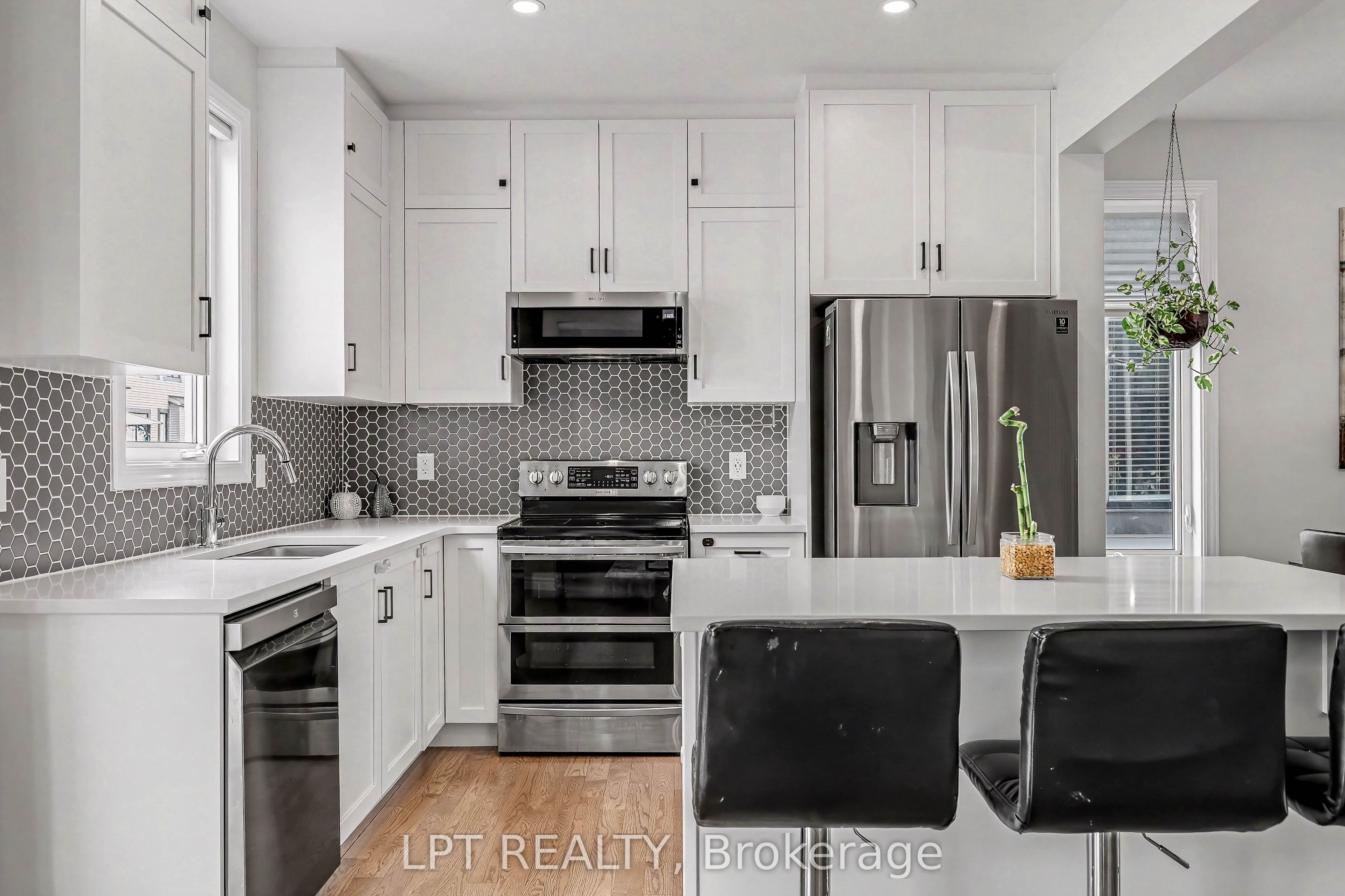 730 Perseus Avenue Property Photo 11