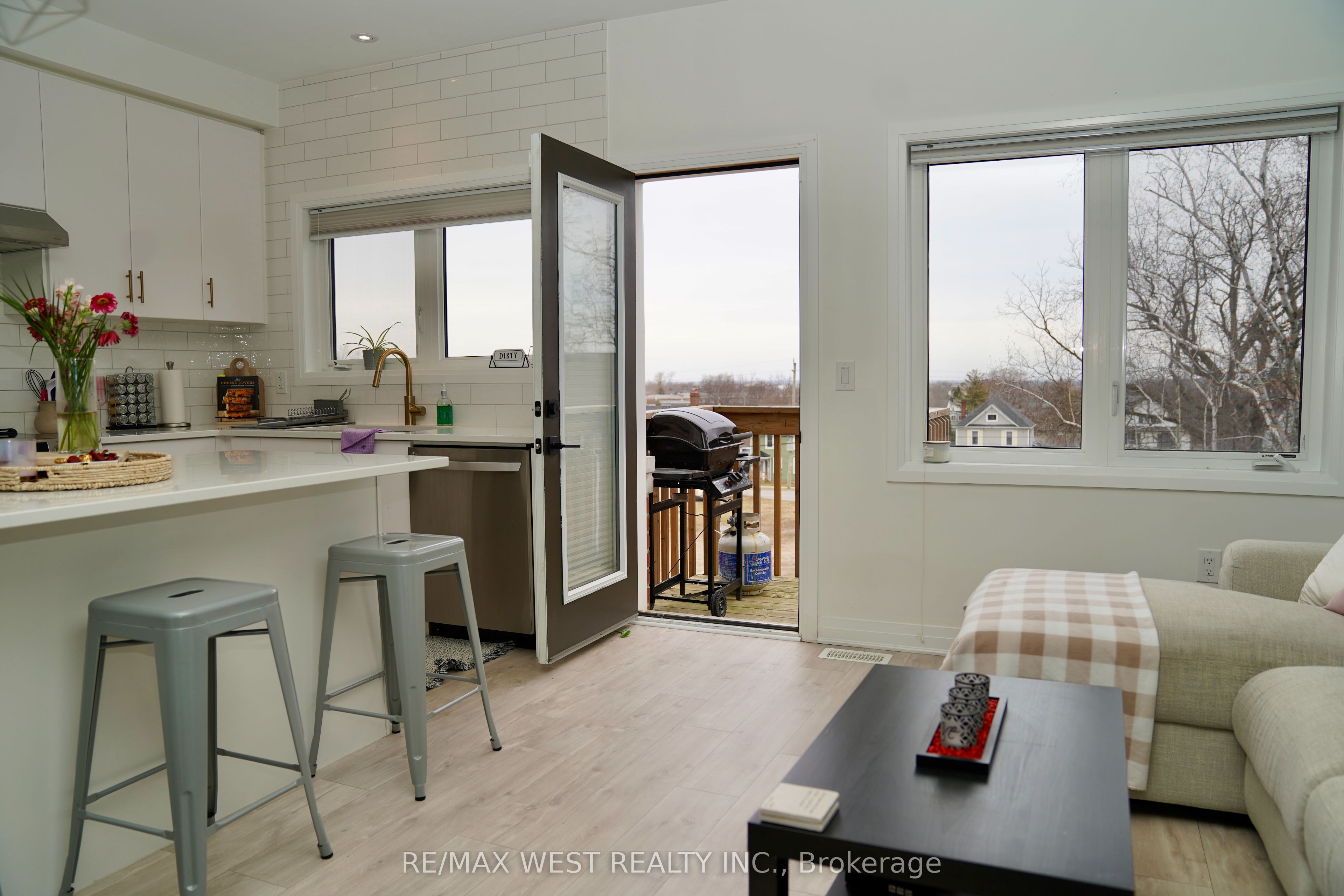 4067 Fracchioni Drive Property Photo 6