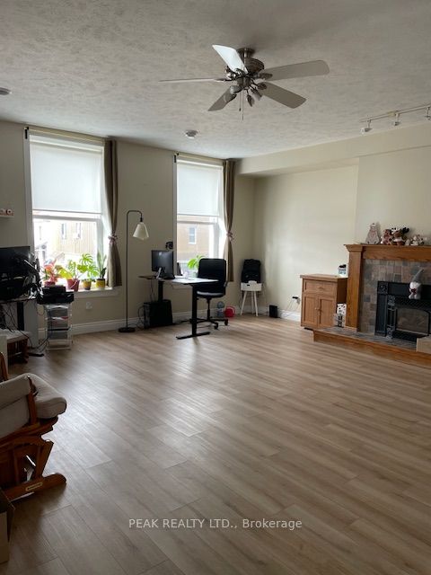 27 Colborne Street S Property Photo 11