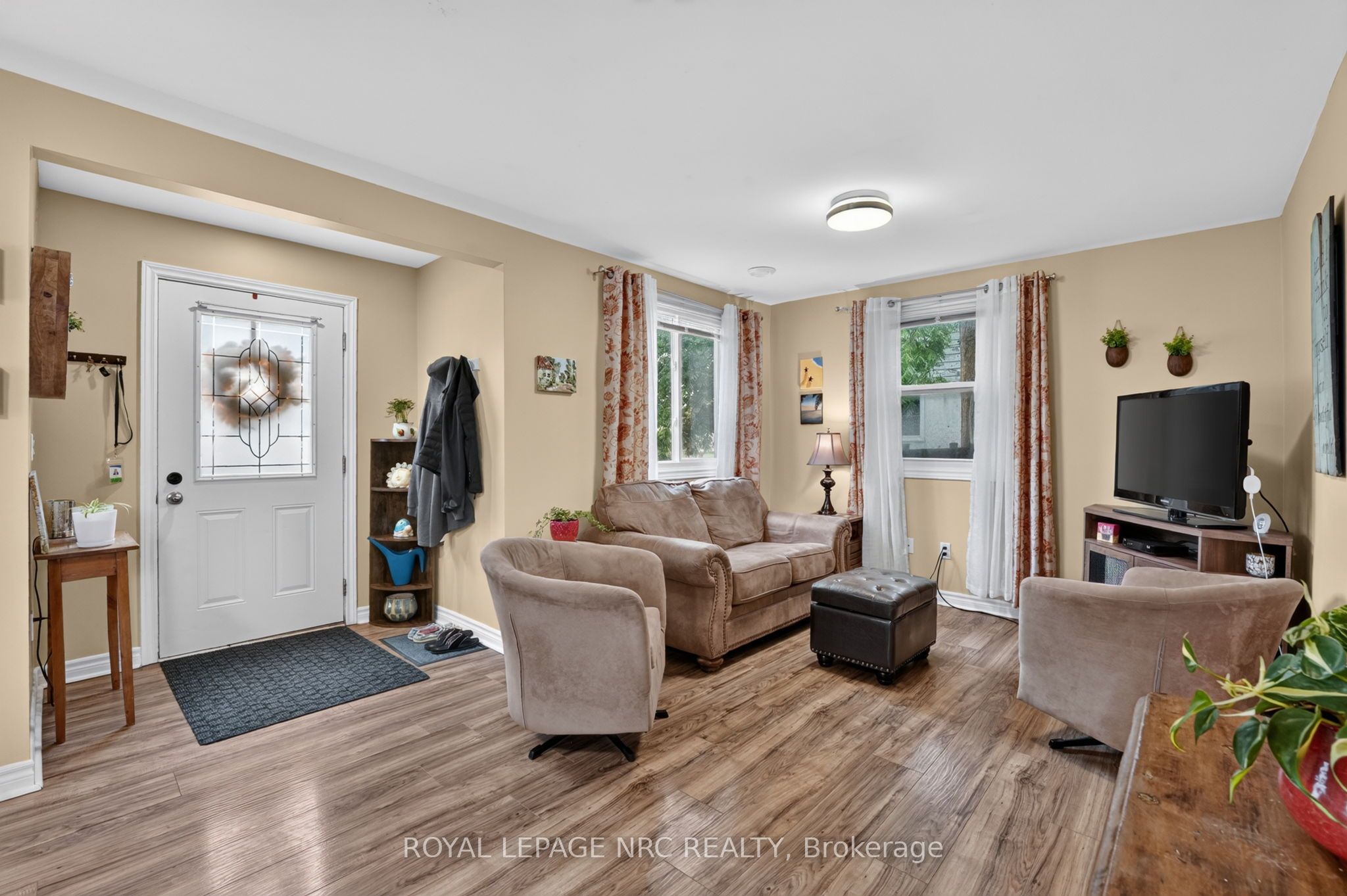 63 Oakwood Street Property Photo 4