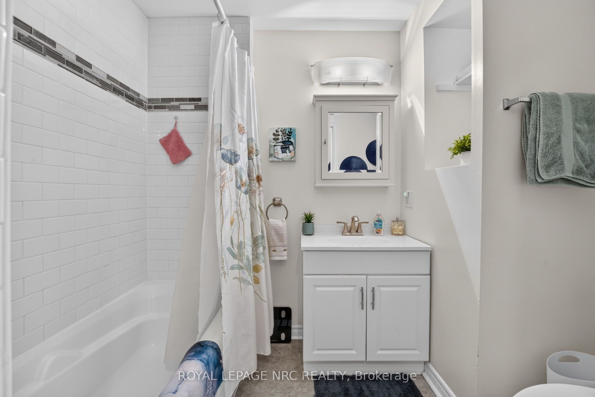 63 Oakwood Street Property Photo 13