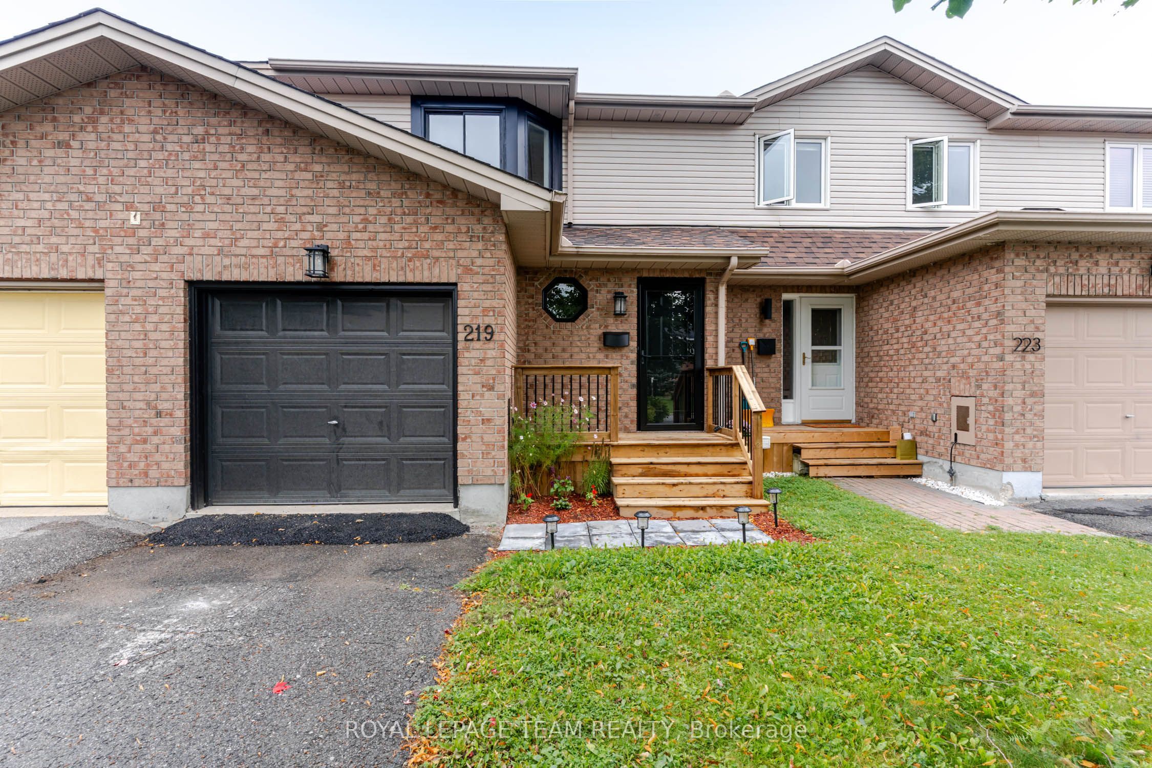 219 Jamieson Street Property Photo 3