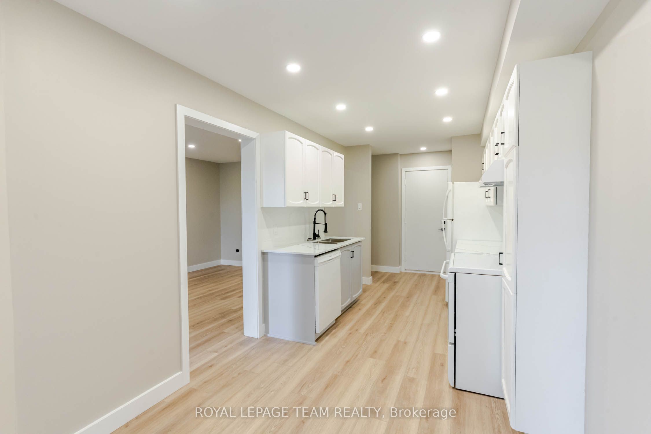 219 Jamieson Street Property Photo 6