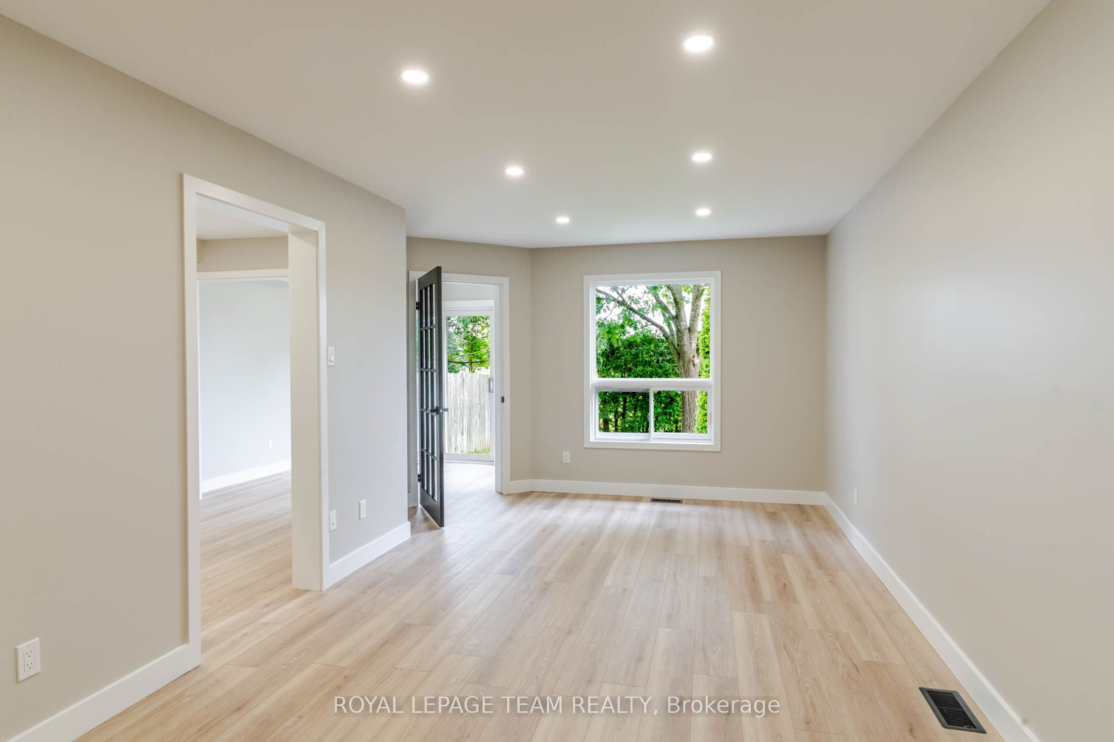 219 Jamieson Street Property Photo 10