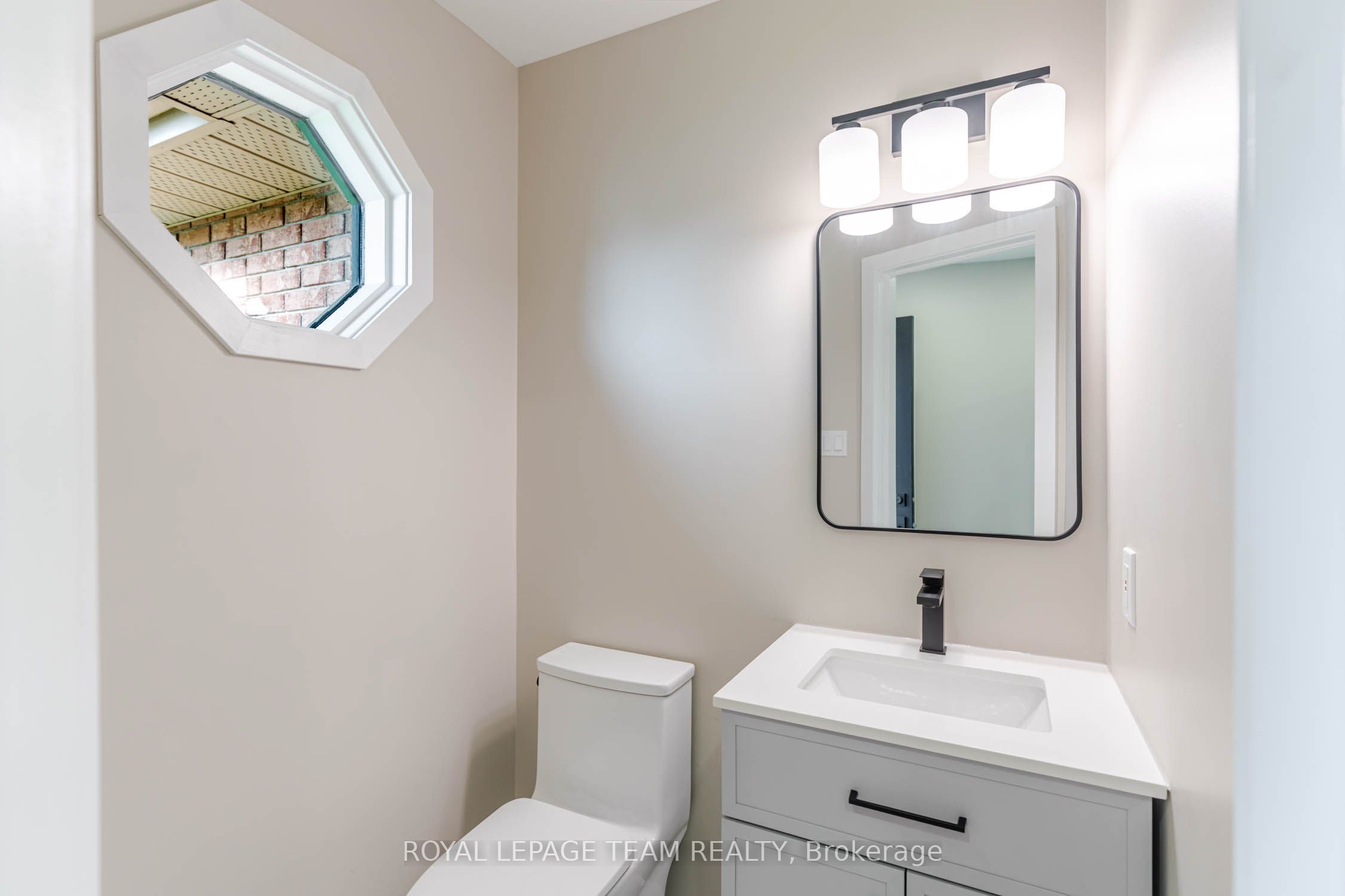 219 Jamieson Street Property Photo 13