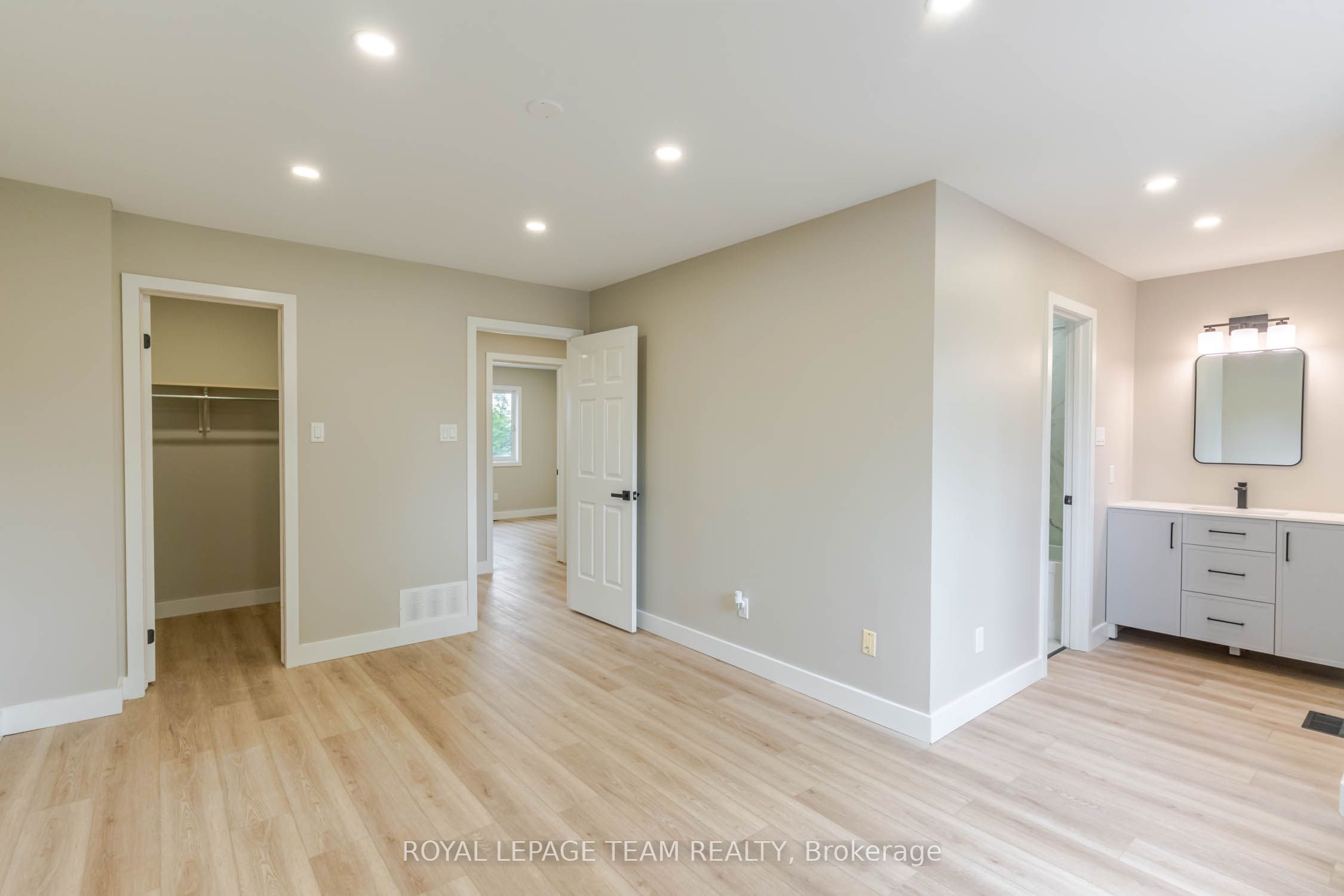 219 Jamieson Street Property Photo 16