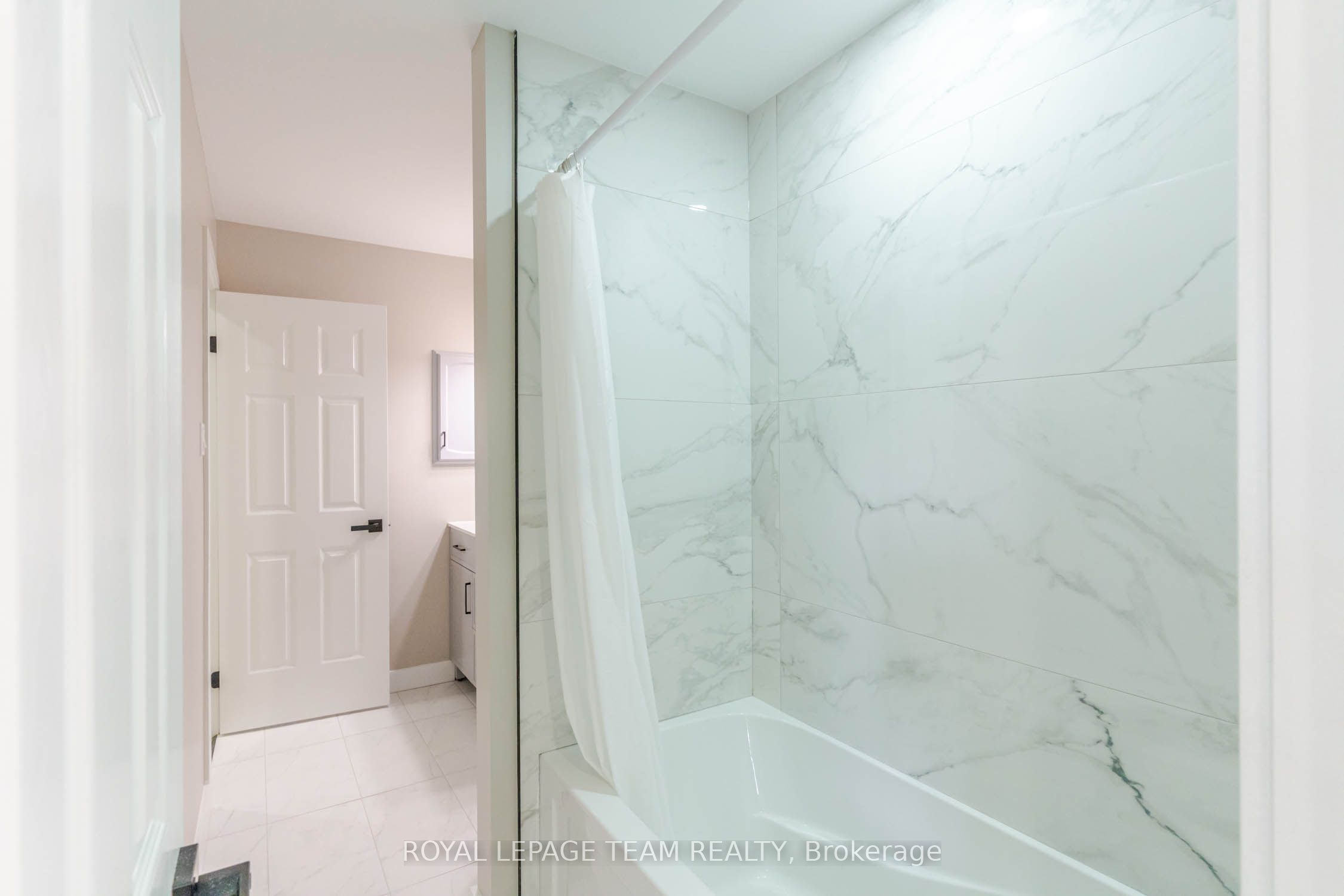 219 Jamieson Street Property Photo 21