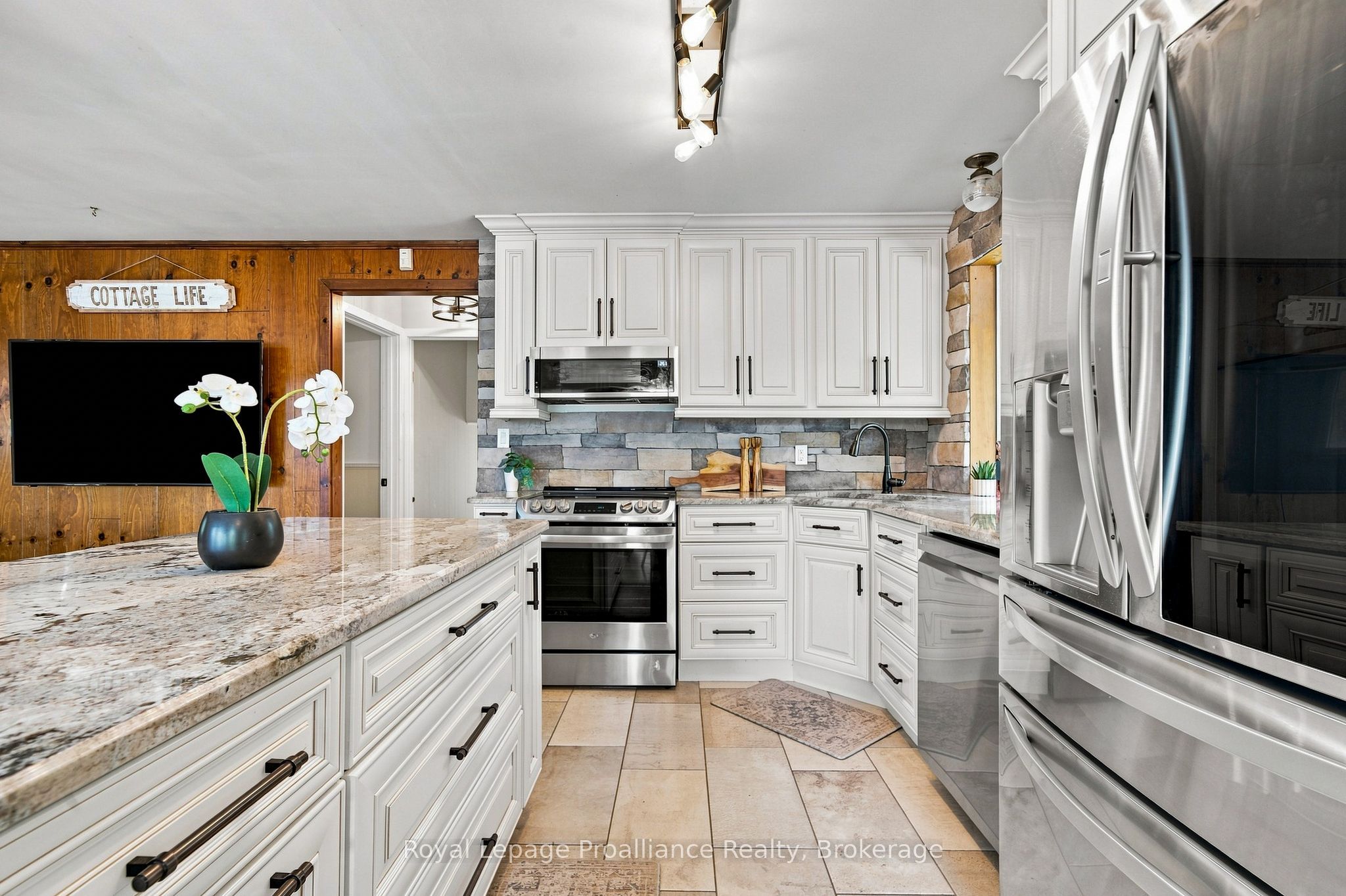 857 West Kosh Road Property Photo 33