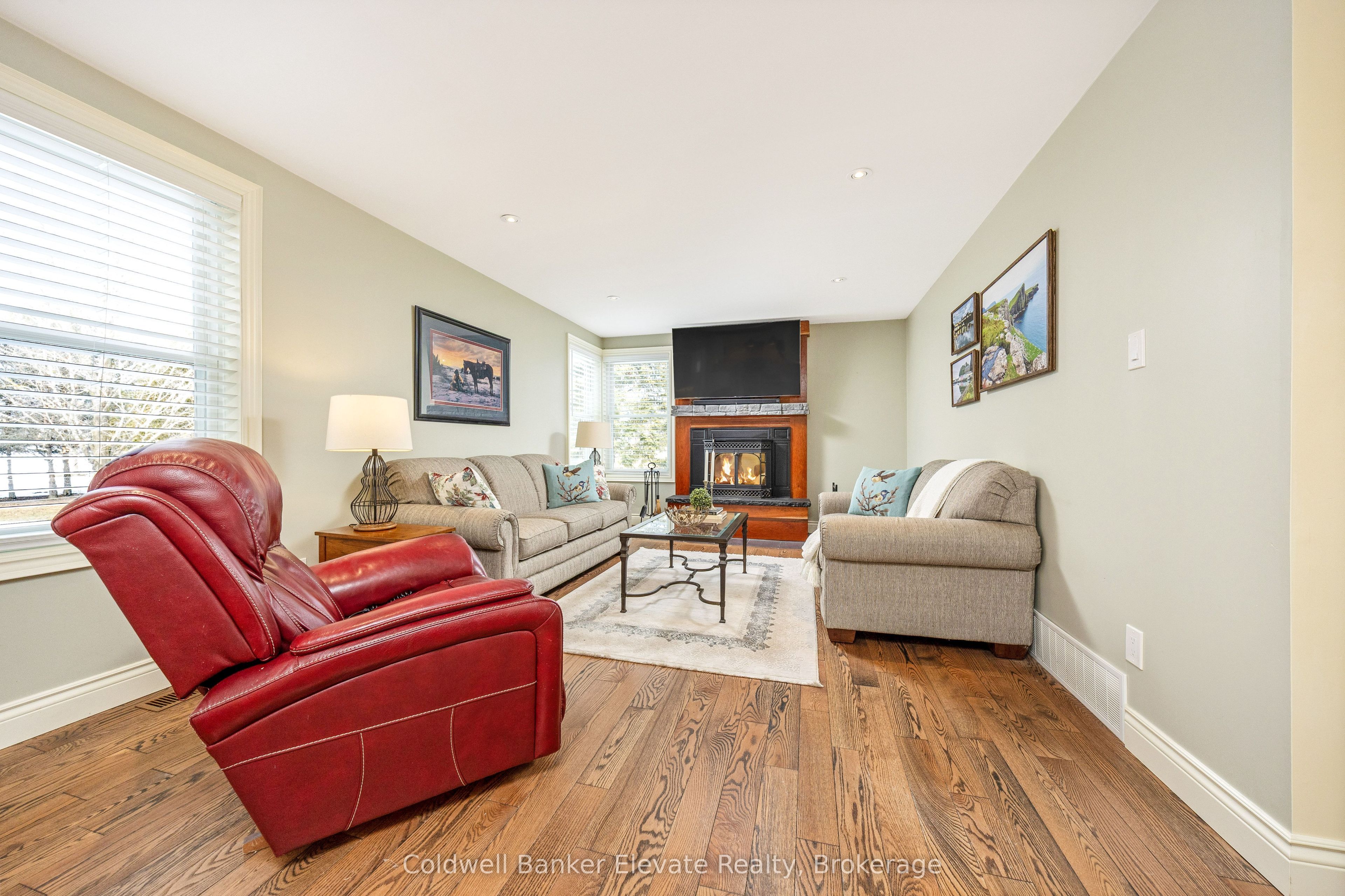 213136 10th Line Property Photo 12