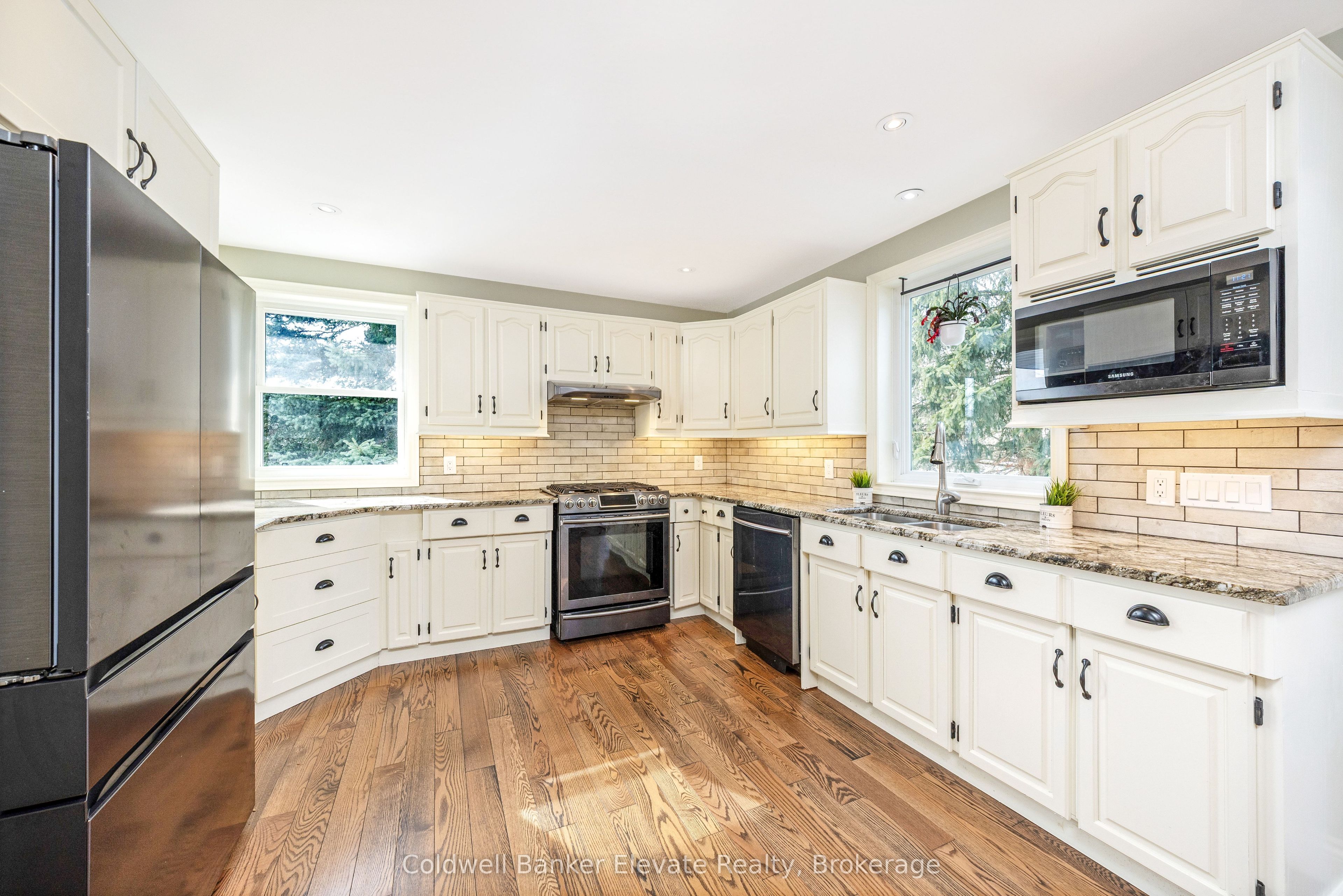 213136 10th Line Property Photo 15