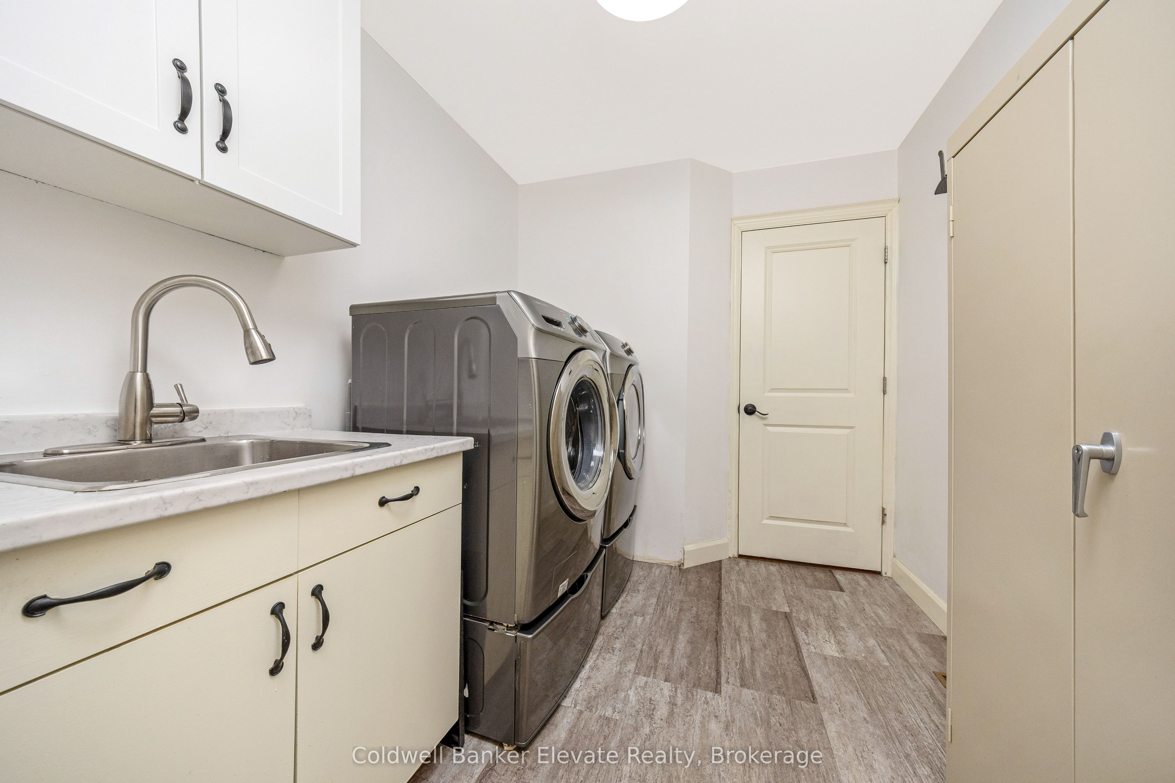 213136 10th Line Property Photo 20