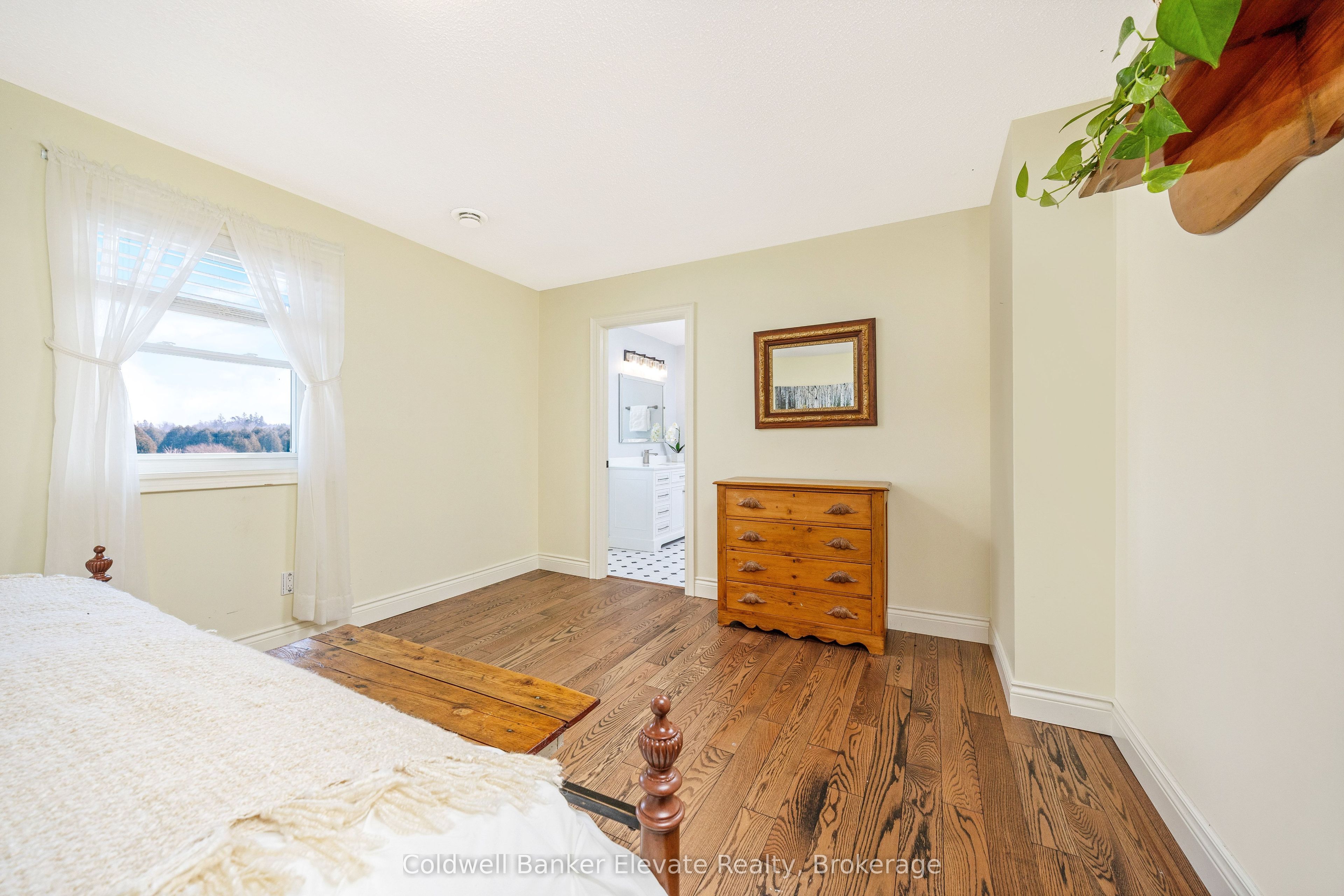 213136 10th Line Property Photo 26