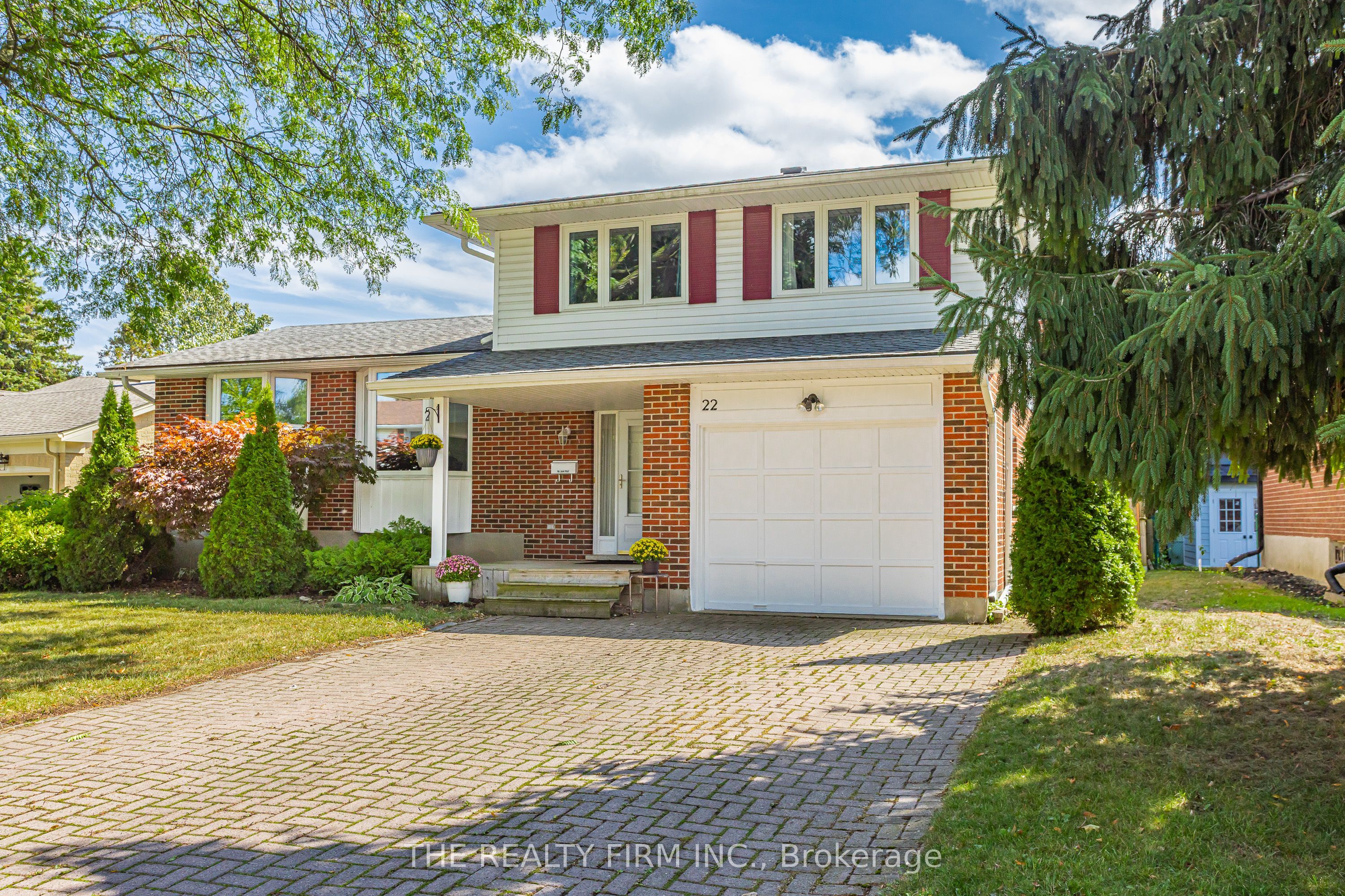 22 Milford Crescent Property Photo 2