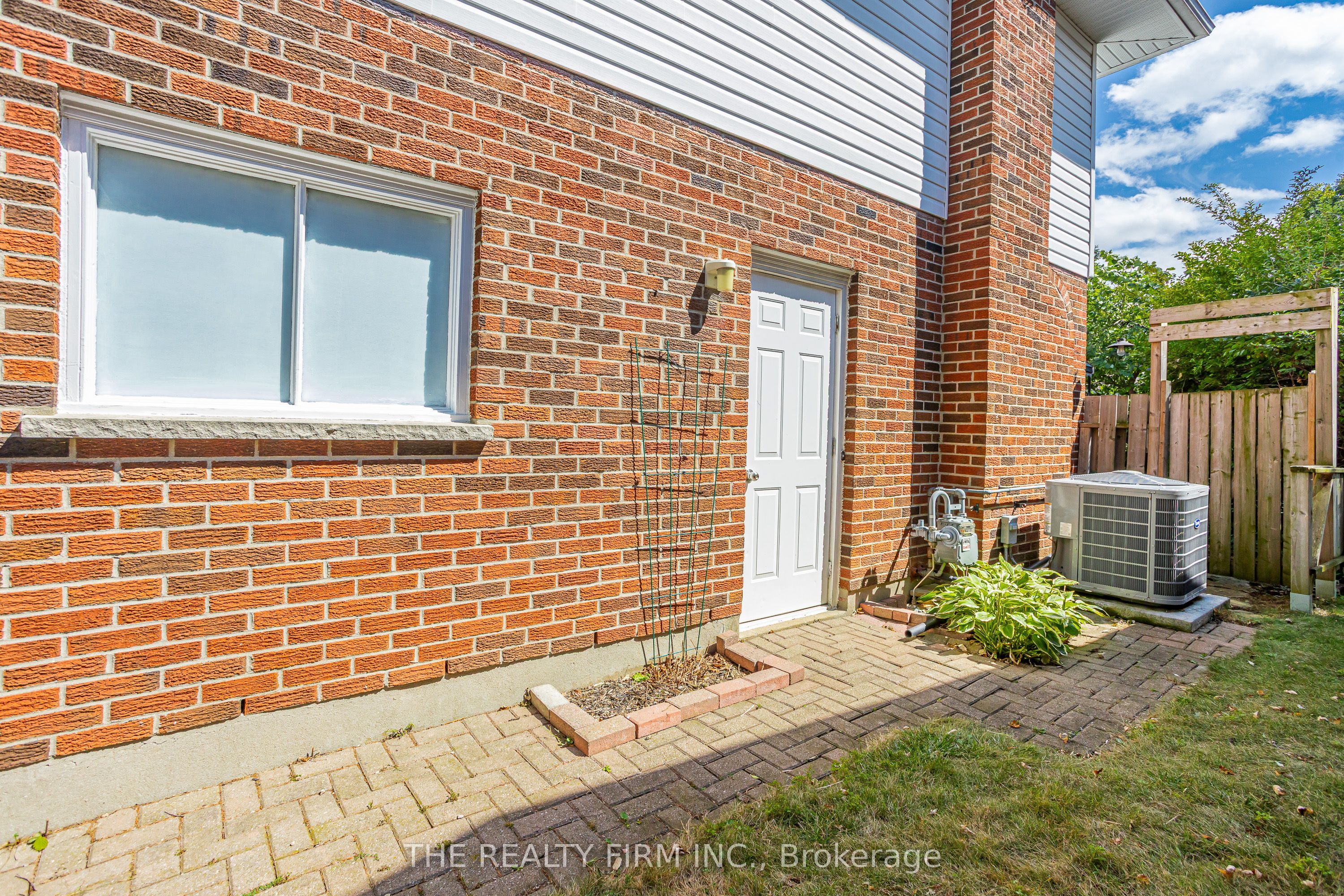 22 Milford Crescent Property Photo 38
