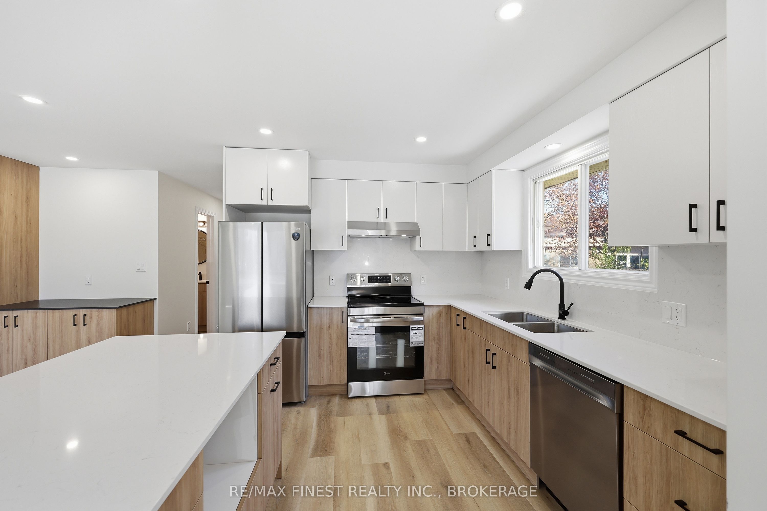 882 Beaconhill Court Property Photo 11