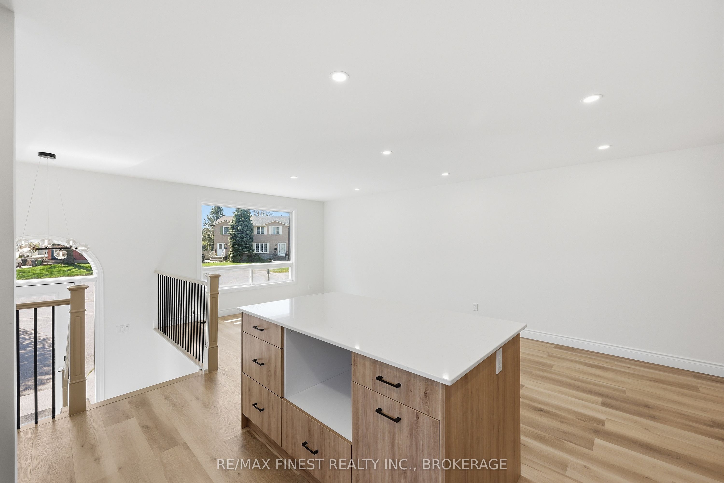 882 Beaconhill Court Property Photo 13